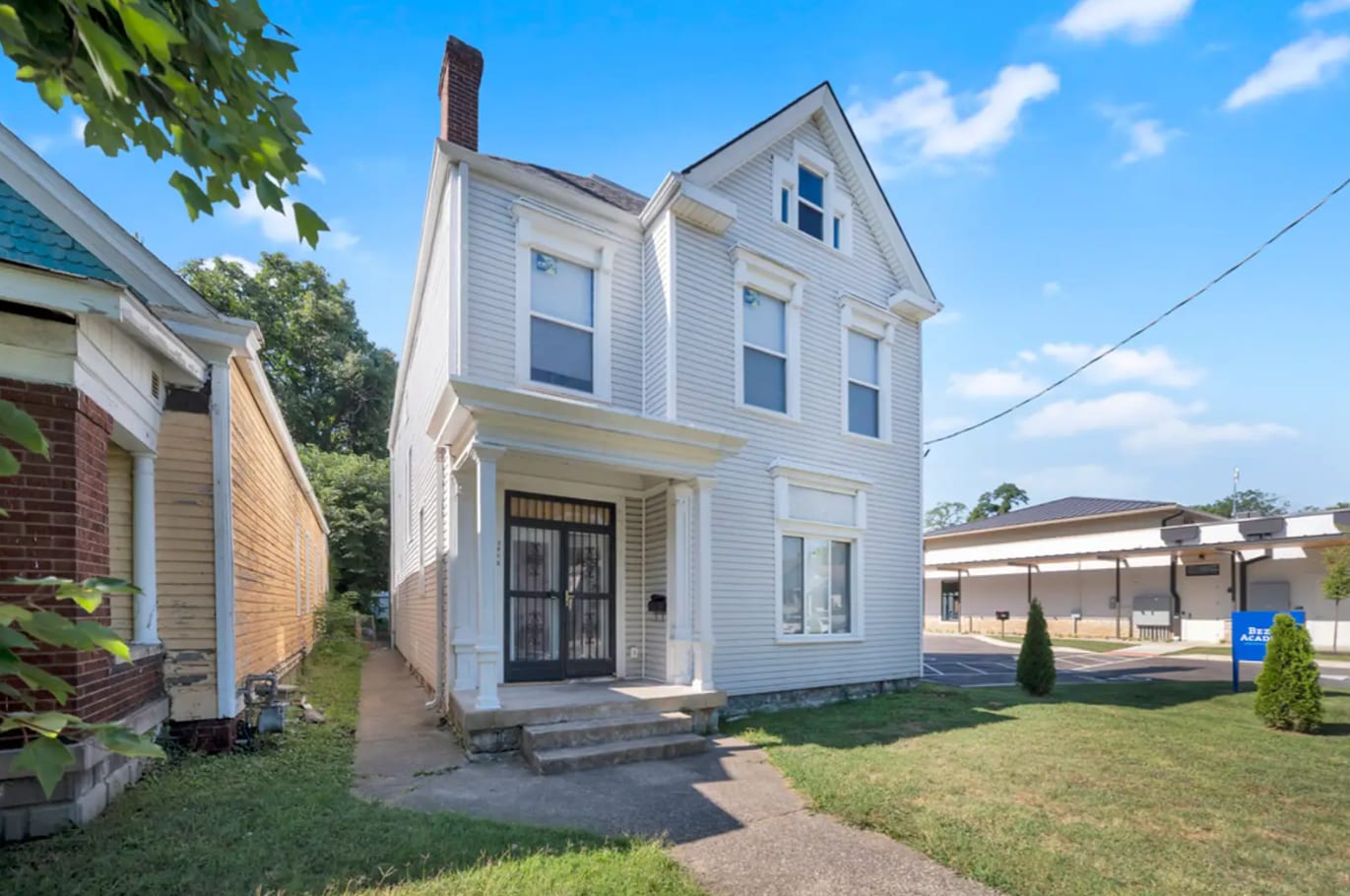 3016 River Park Dr, Louisville, KY for Sale