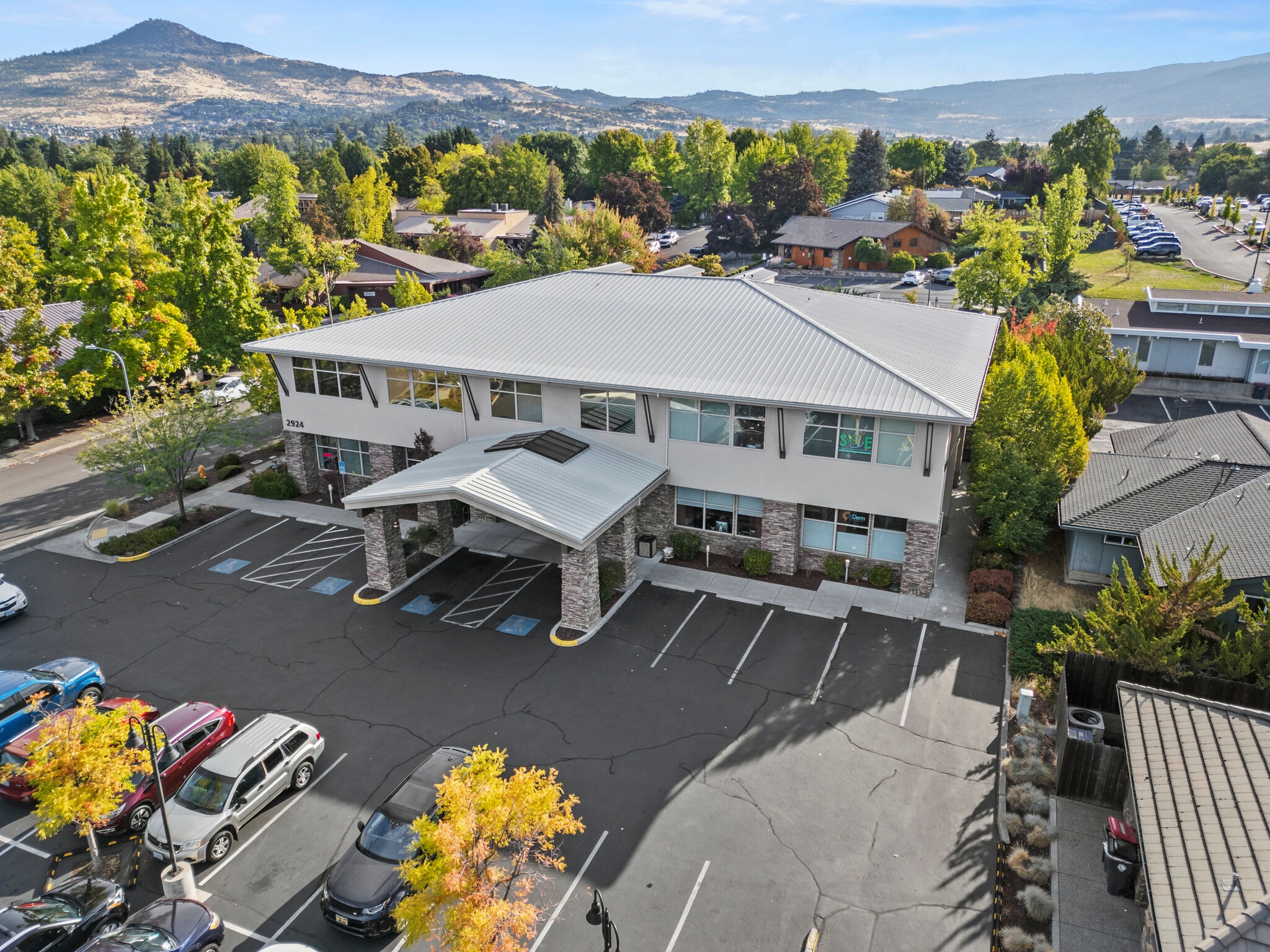 2924 Siskiyou Blvd, Medford, OR for Sale