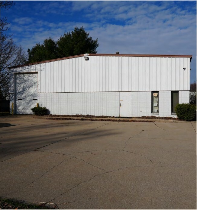 4075 Ralph Jones Dr, South Bend, IN for Sale