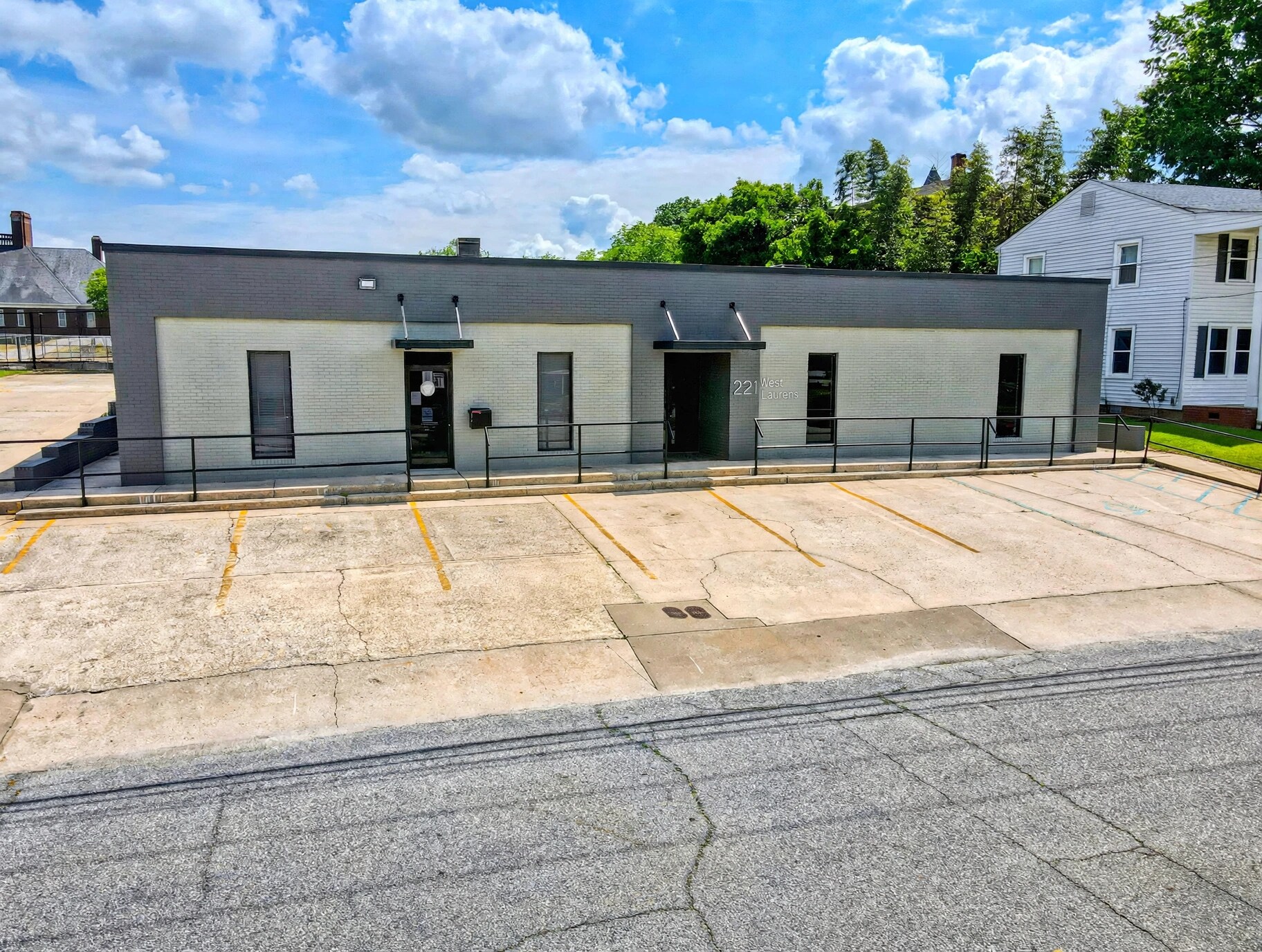 221 W Laurens St, Laurens, SC for Rent