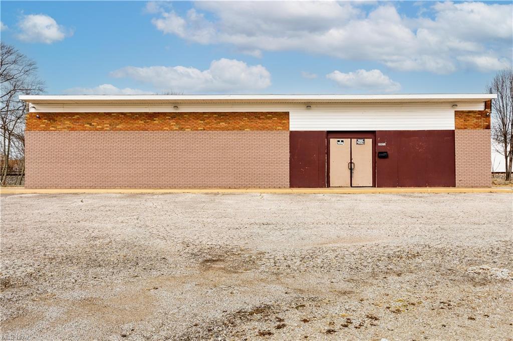 2973 G St, Lorain, OH for Sale