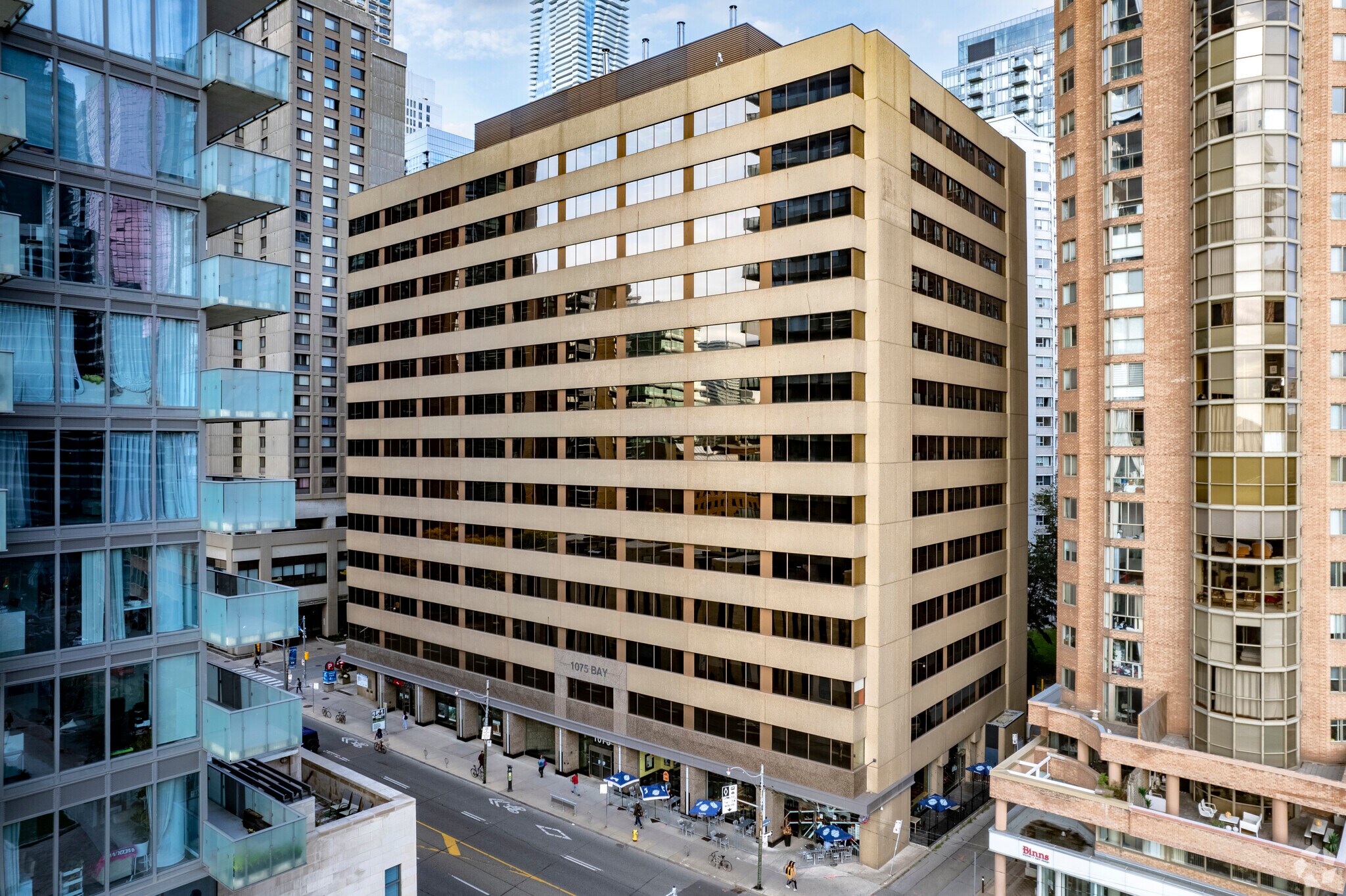 1075 Bay St, Toronto, ON for Rent