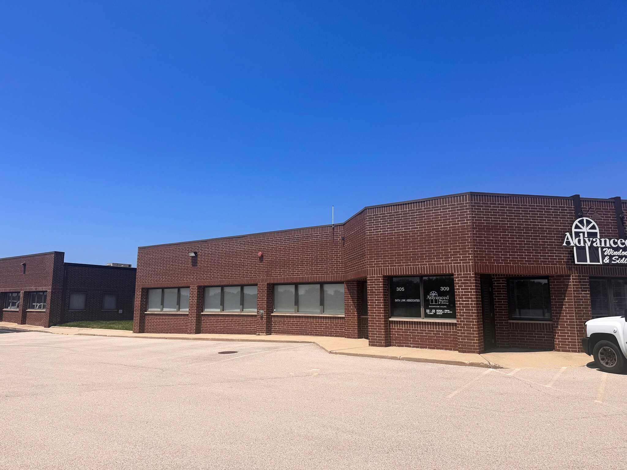 305-317 Oswalt Ave, Batavia, IL for Rent