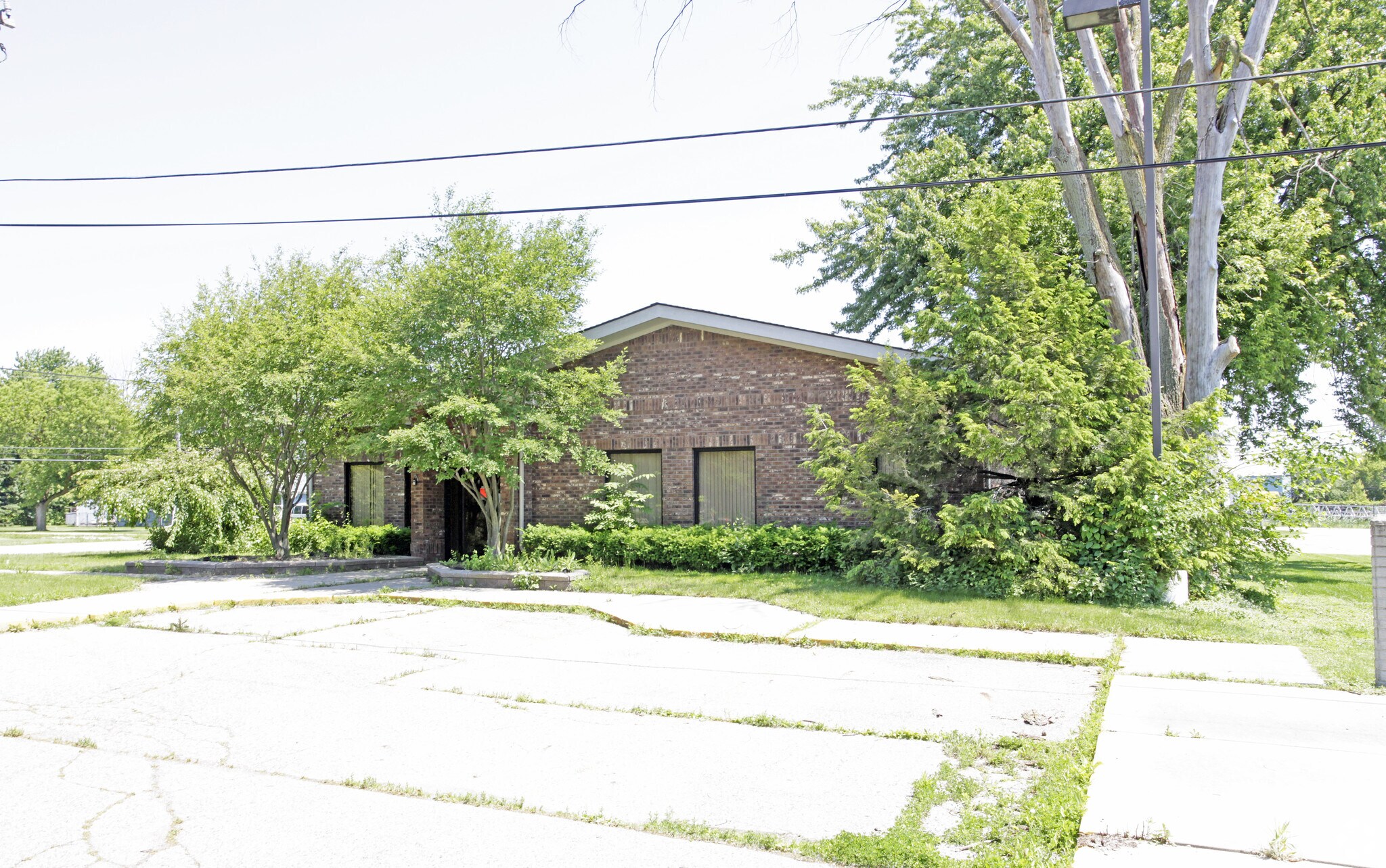 48991 Jefferson Ave Chesterfield, MI 48047 Office Property for Lease