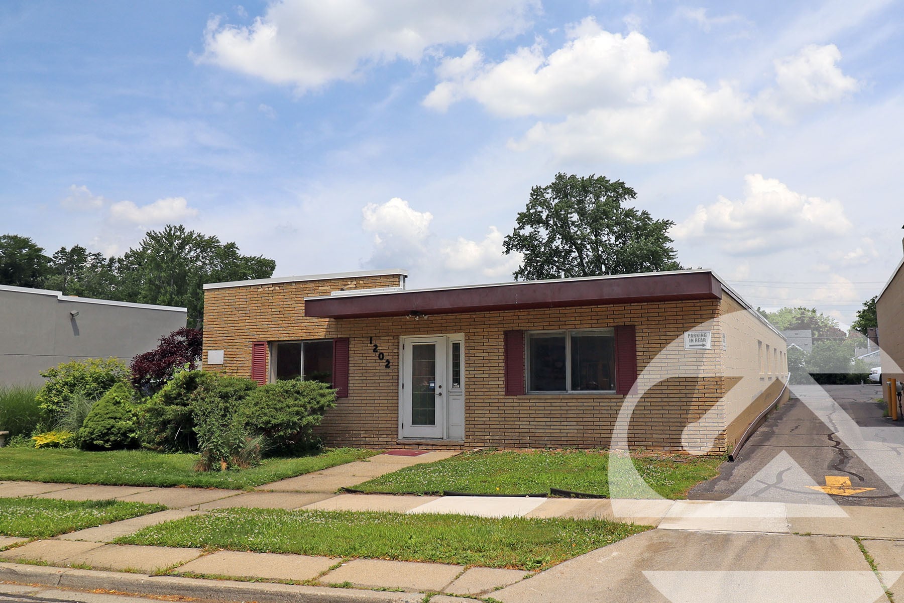 1202 Catalpa Dr, Royal Oak, MI for Rent