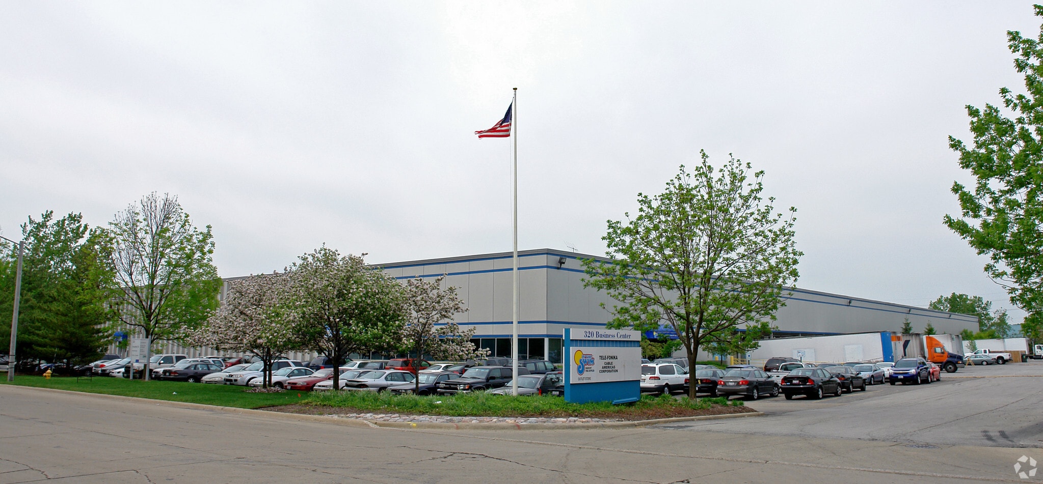 320-360 Industrial Dr, West Chicago, IL for Rent