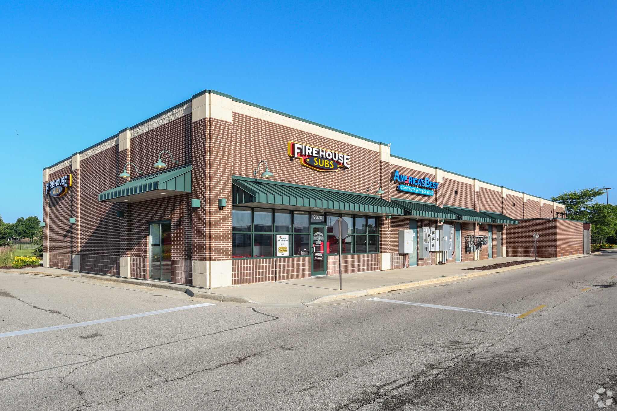 9070-9080 N Green Bay Rd, Brown Deer, WI for Rent