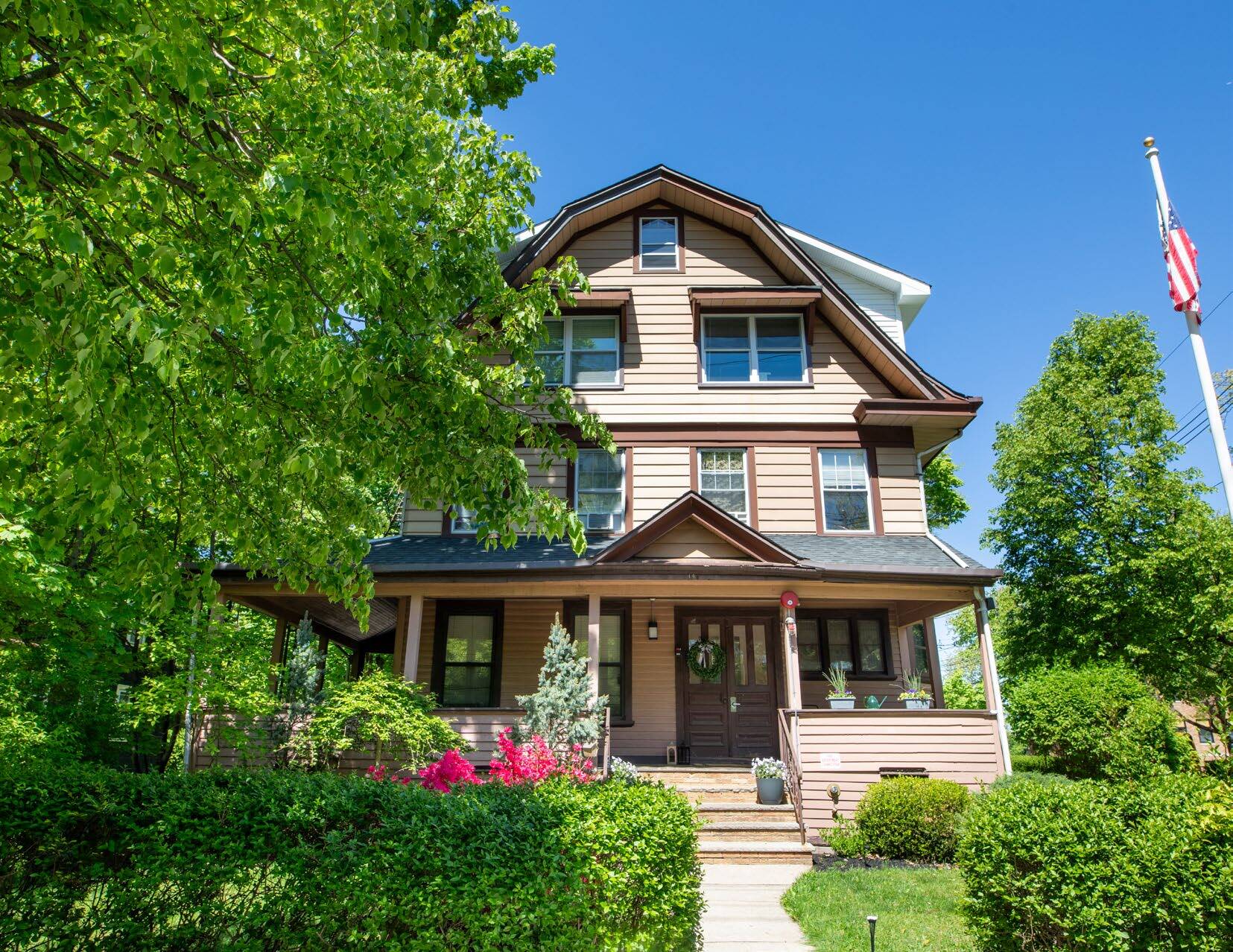 490 Broad Ave, Leonia, NJ for Sale