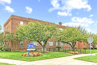 Randle Circle Apartments