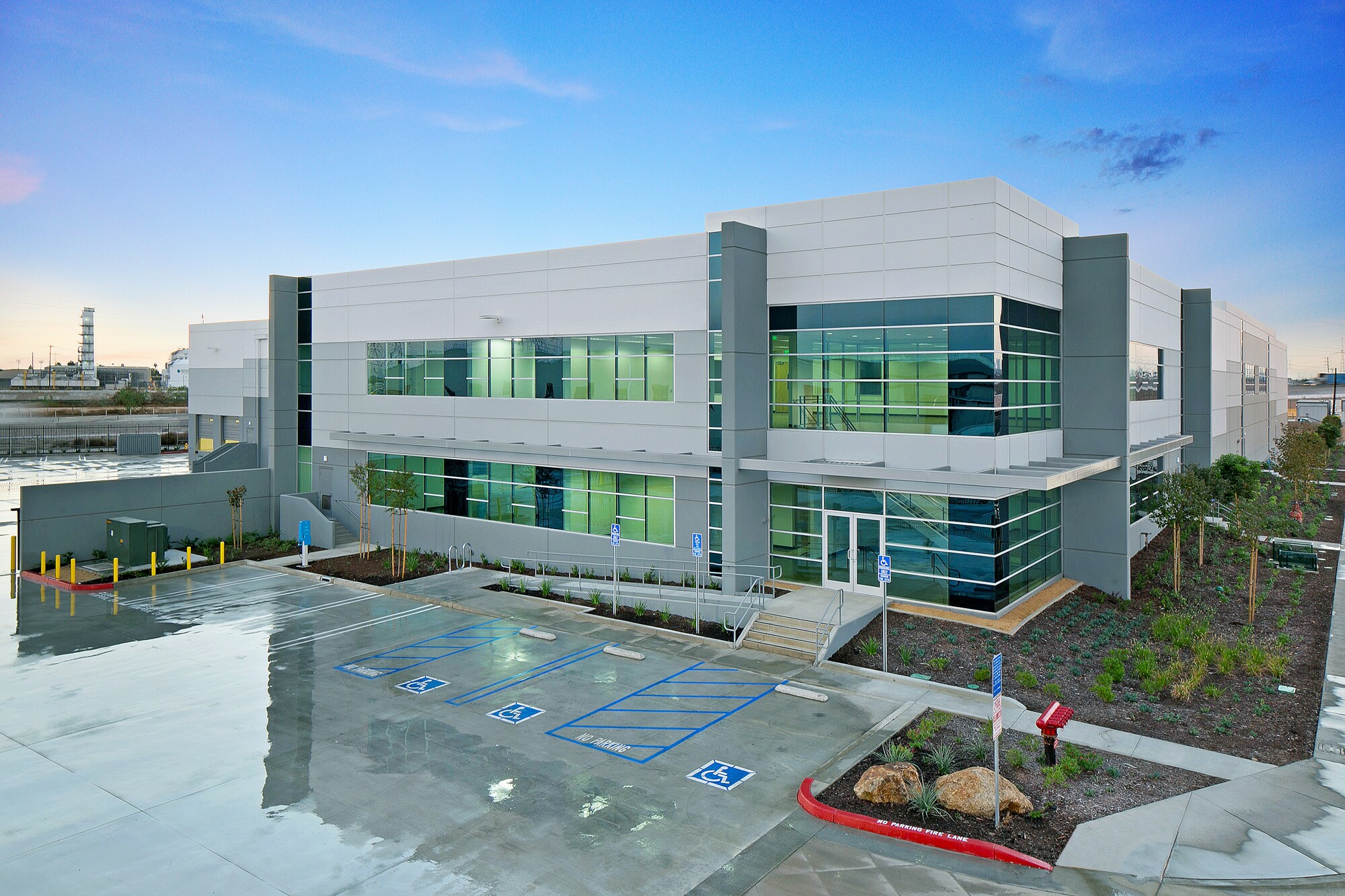 5390 Rickenbacker Rd Bell, CA 90201 Industrial Property for Lease on