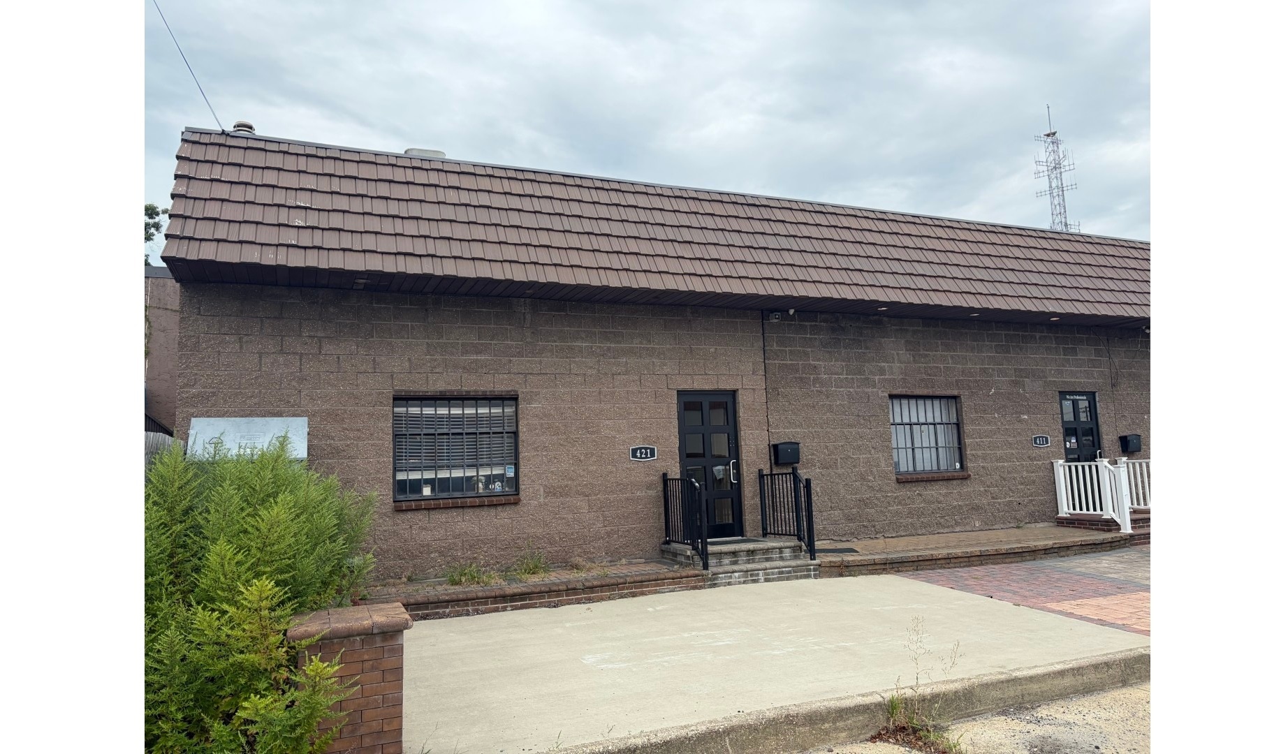 421 Broadway, West Babylon, NY for Rent