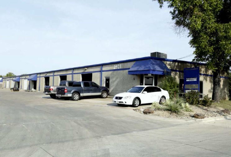 2513 Weaver St, Haltom City, TX for Rent