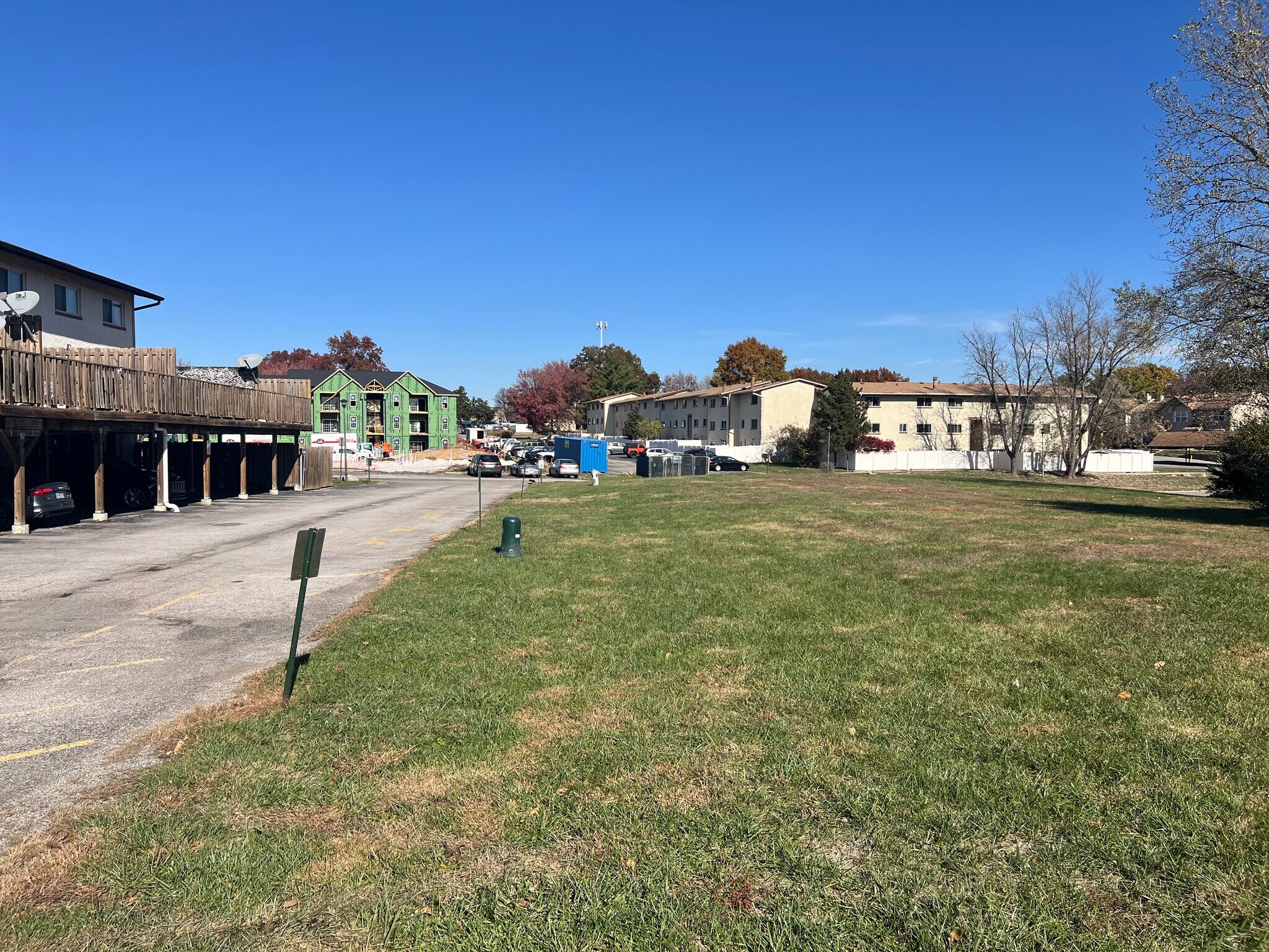 290 Carmel Woods Dr, Ellisville, MO for Sale