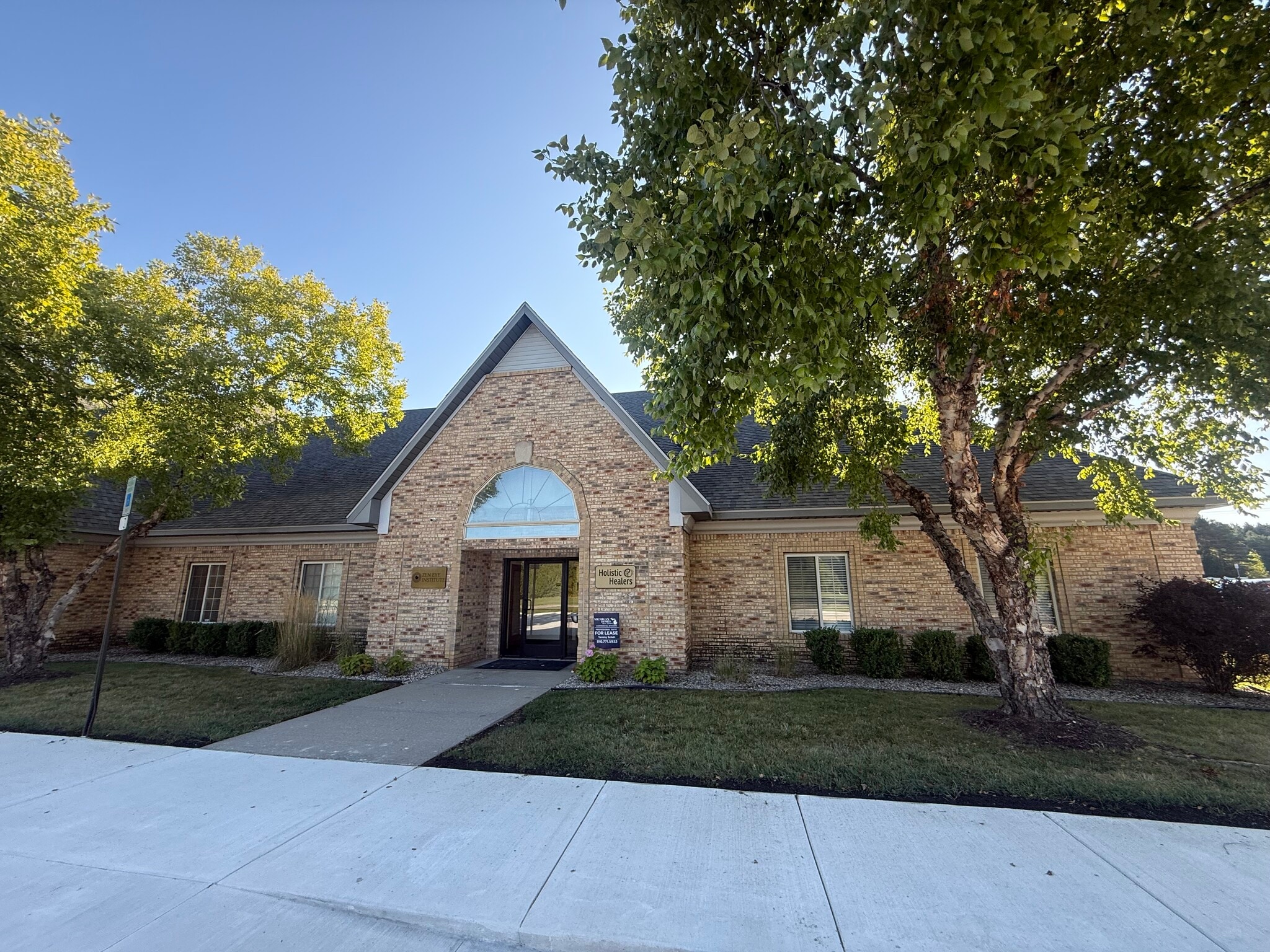 2240 E Hill Rd, Grand Blanc, MI for Rent