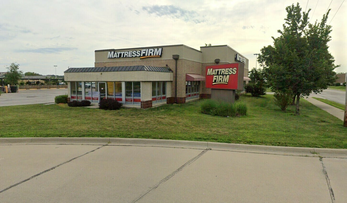 3220 Iowa St, Lawrence, KS for Sale