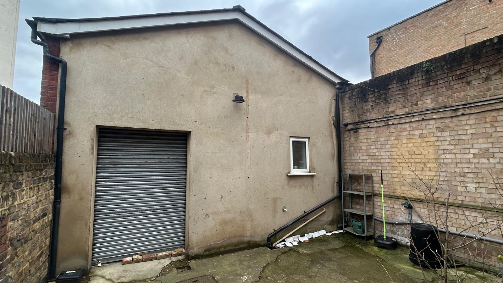 85 Falcon Rd, London, LND for Rent