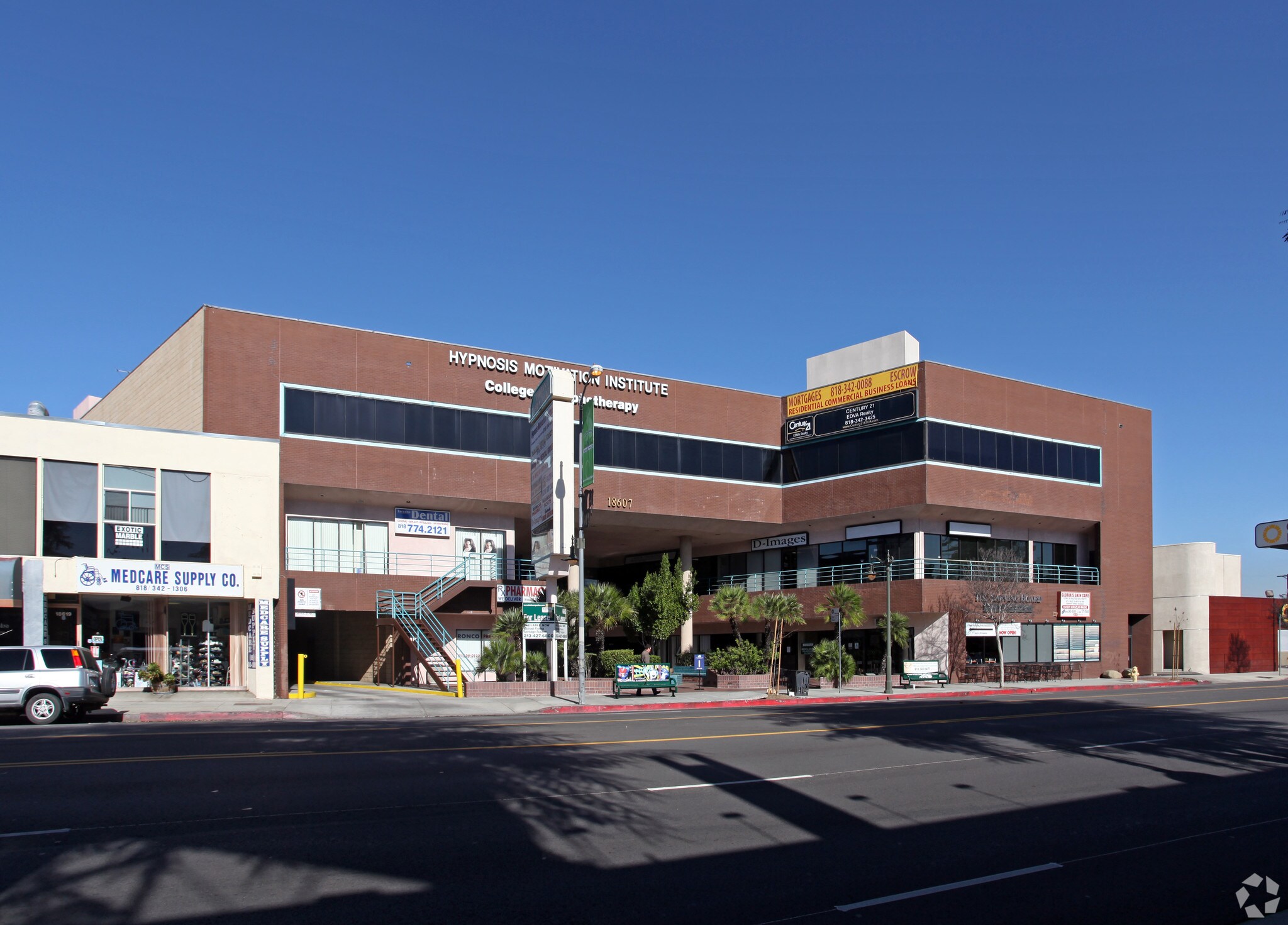 18607 Ventura Blvd, Tarzana, CA for Rent