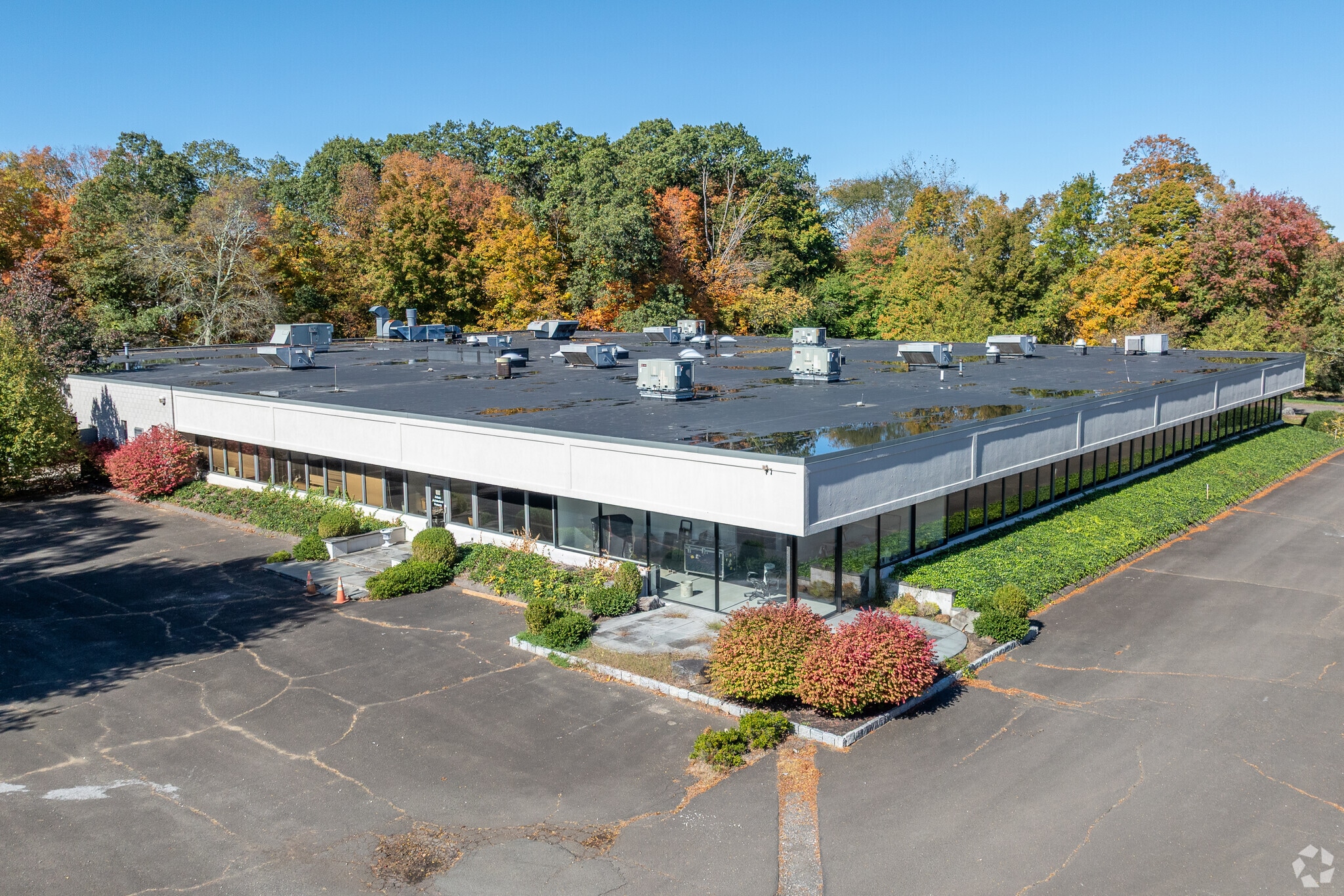 1 Trefoil Dr, Trumbull, CT for Rent