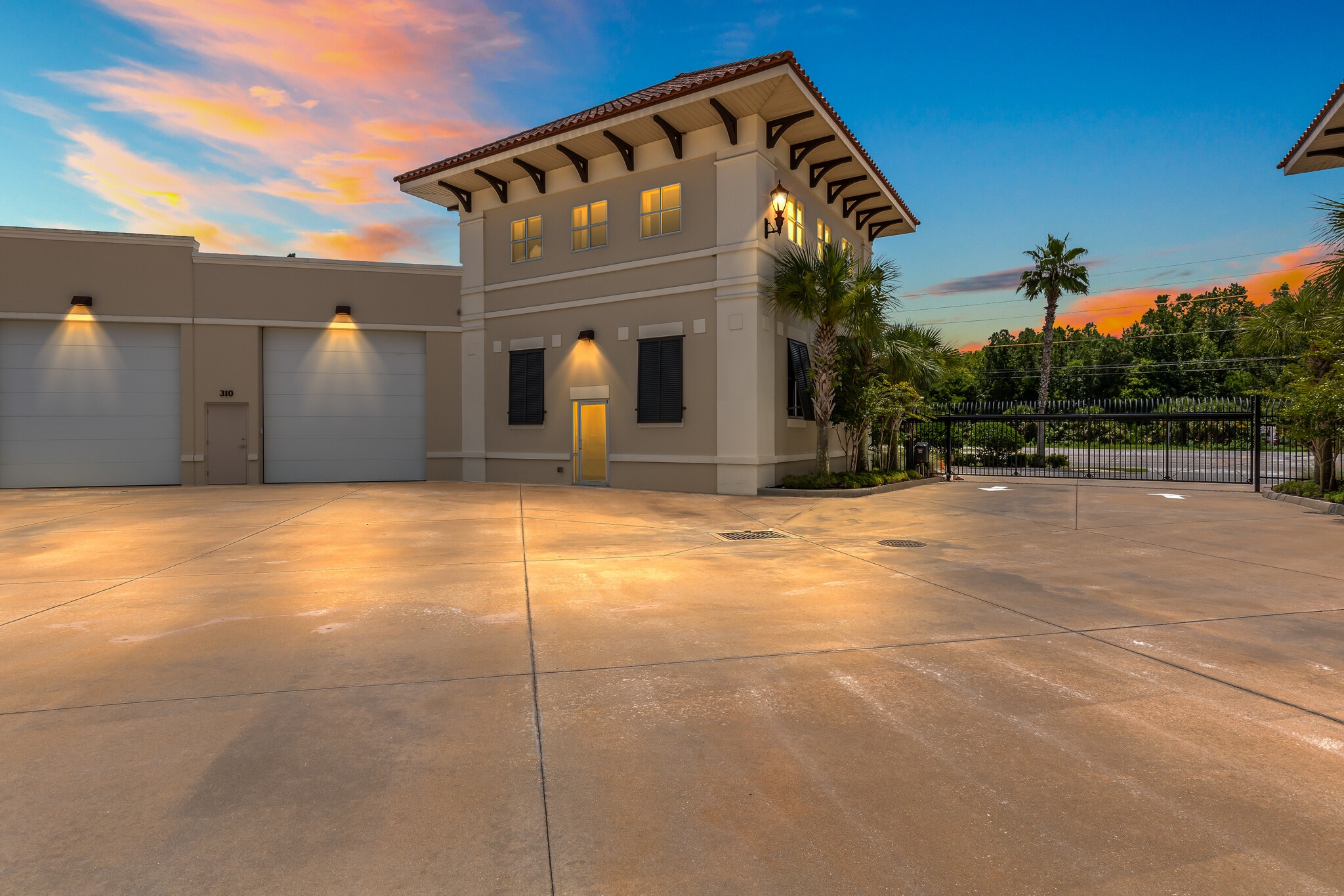 3088 W International Speedway Blvd, Daytona Beach, FL for Sale