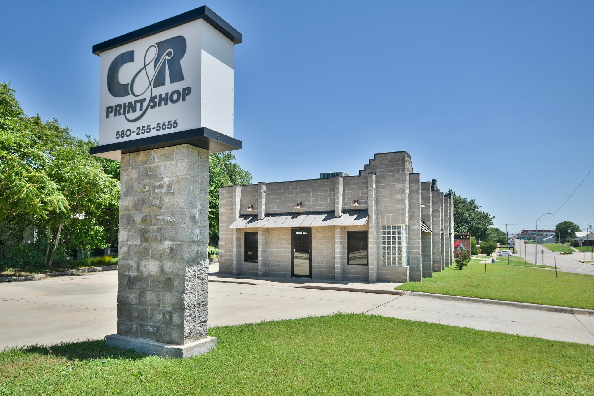 1401 W Main St, Duncan, OK for Sale