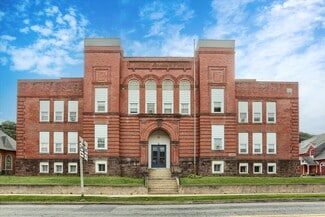 Newport, PA Apartments - 35 N 4th St