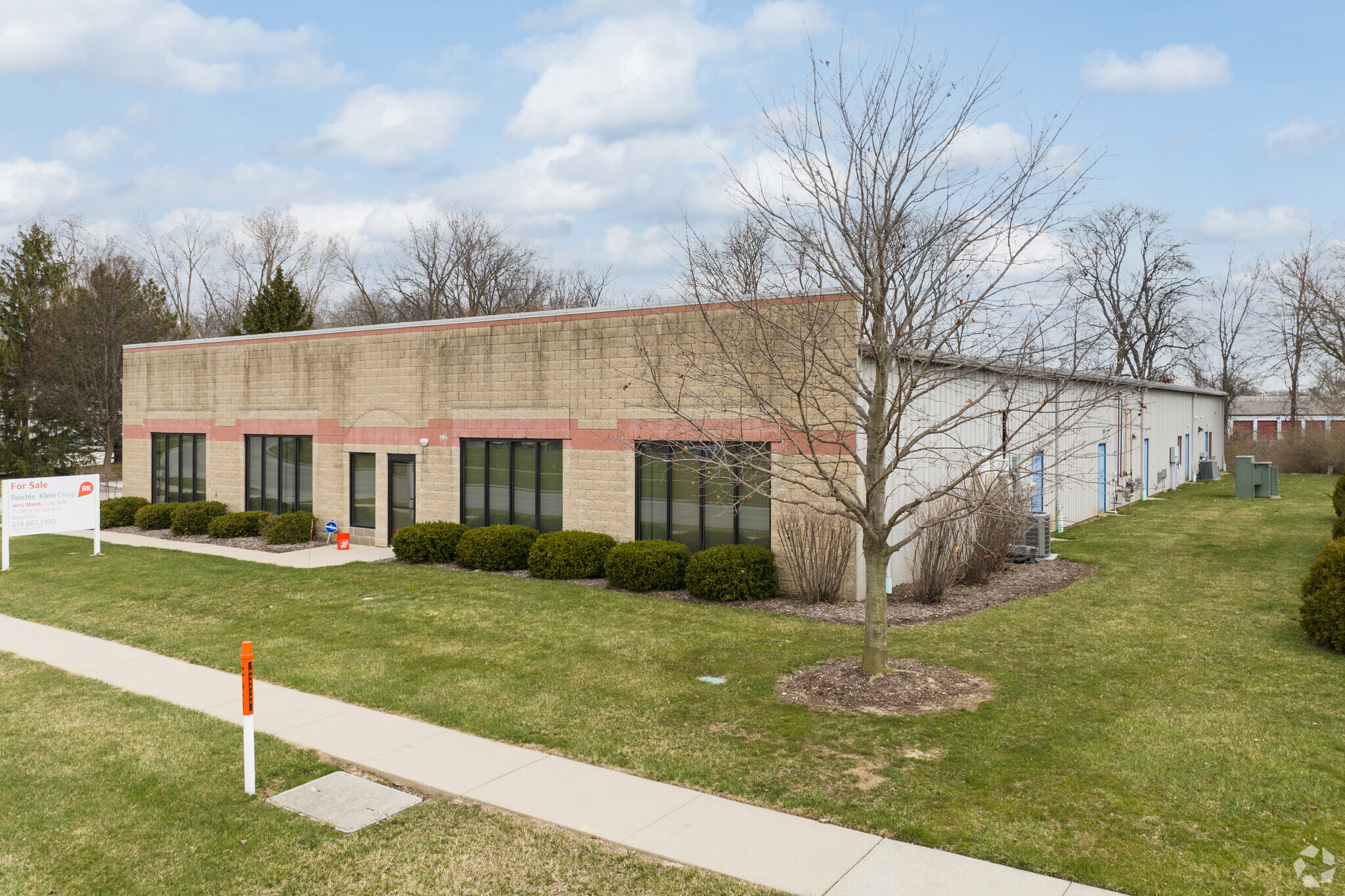 6128 Merger Dr, Holland, OH for Sale