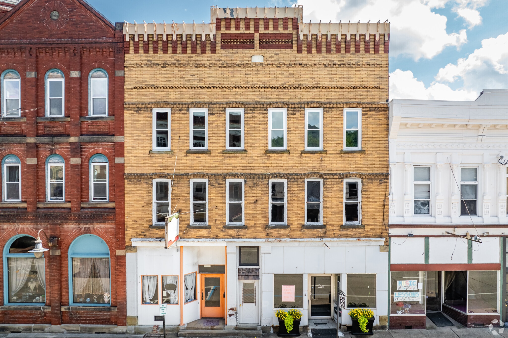 132 Main Ave, Weston, WV for Rent