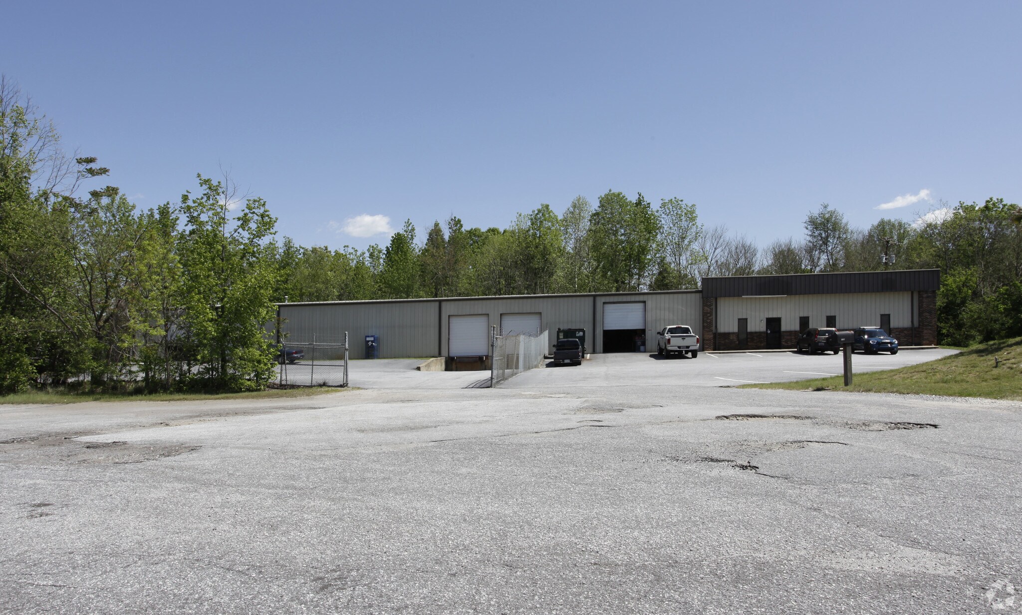 12 Distribution Ct Greer, SC 29650 Industrial Property for Lease on