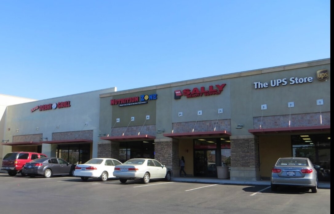 9621-9675 Mission Gorge Rd, Santee, CA for Rent