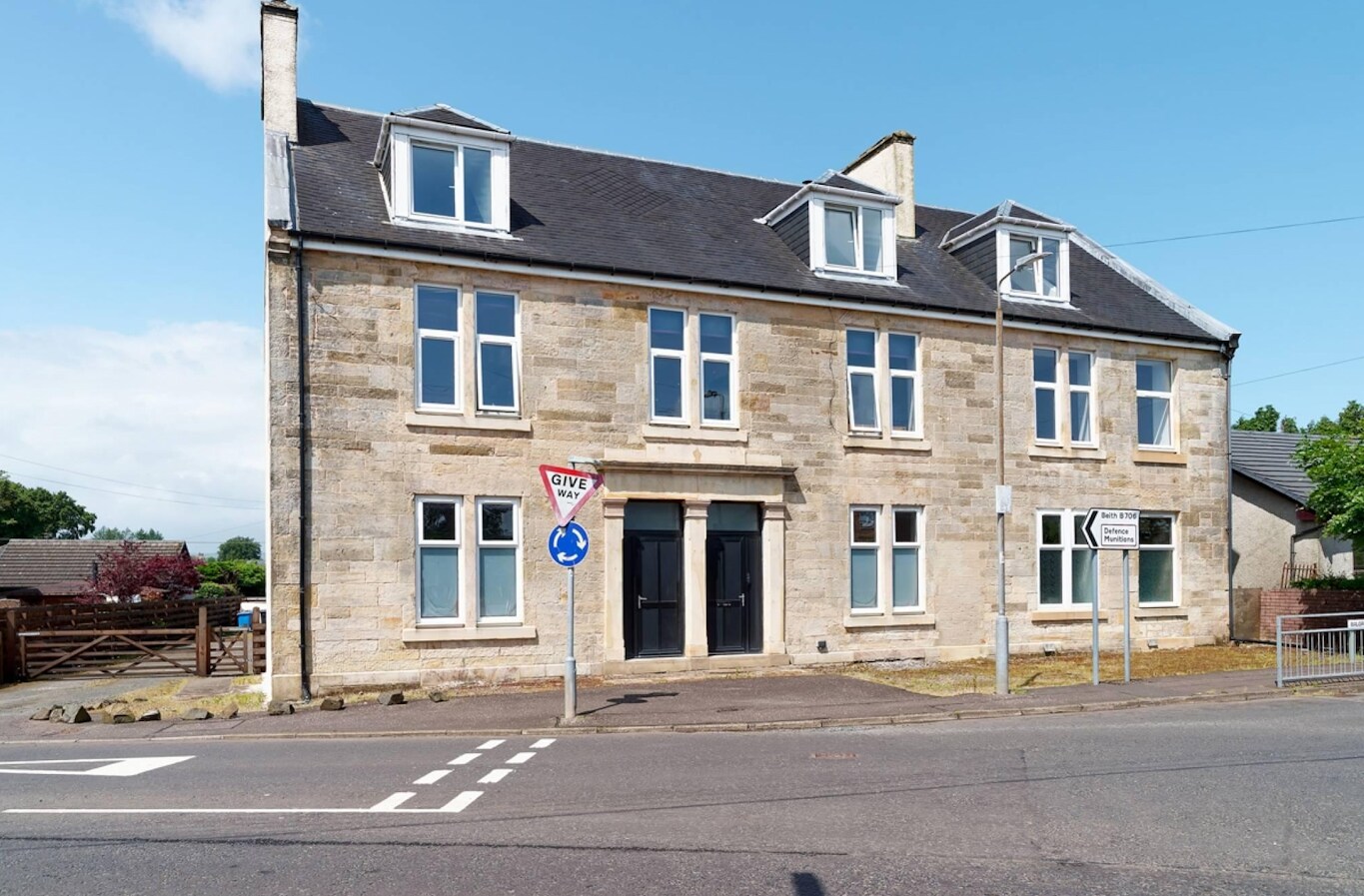 3 Balgray Rd, Beith, NAY for Sale