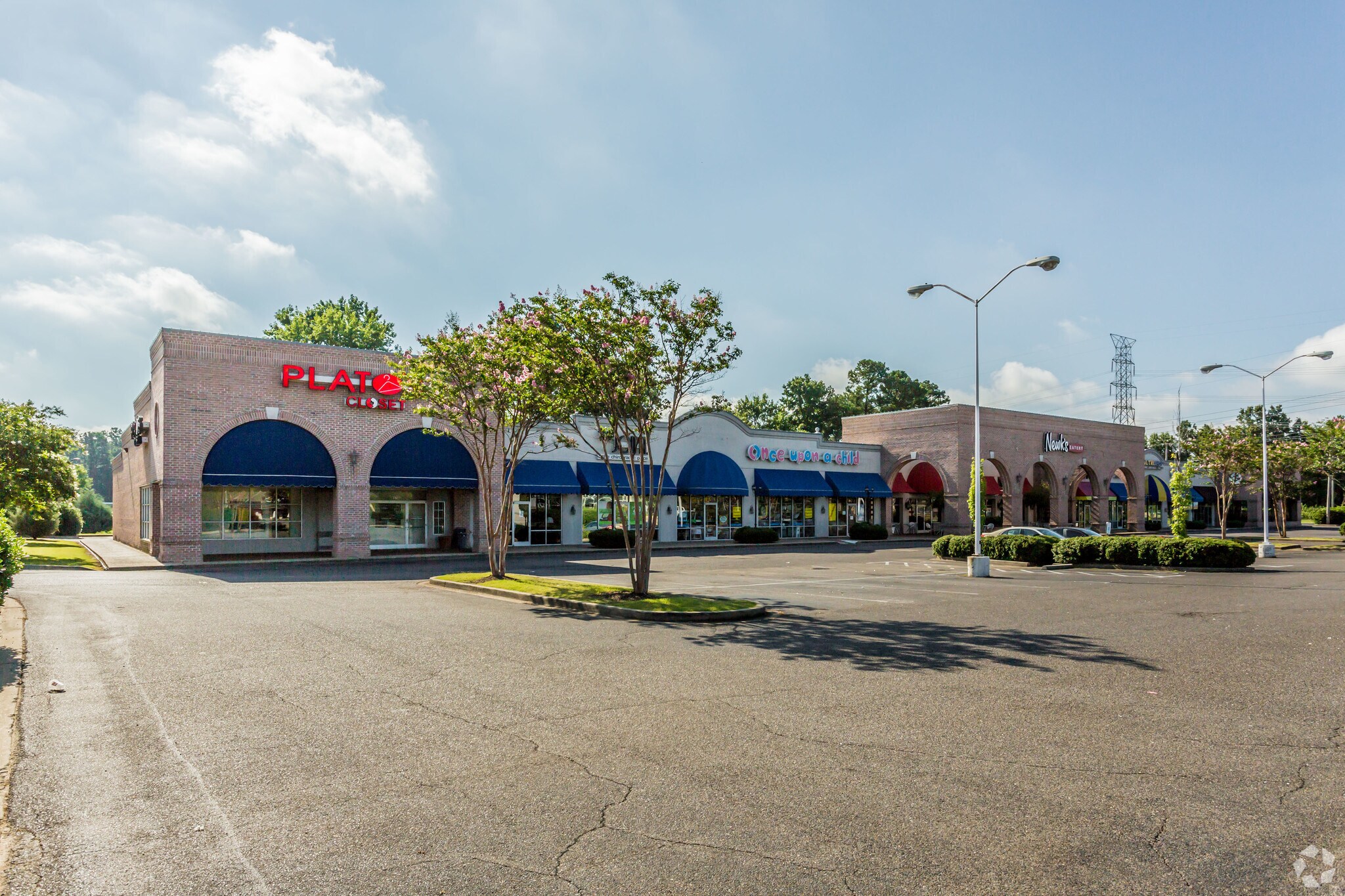 2200 N Germantown Pky Cordova, TN 38016 Shopping Center Property for
