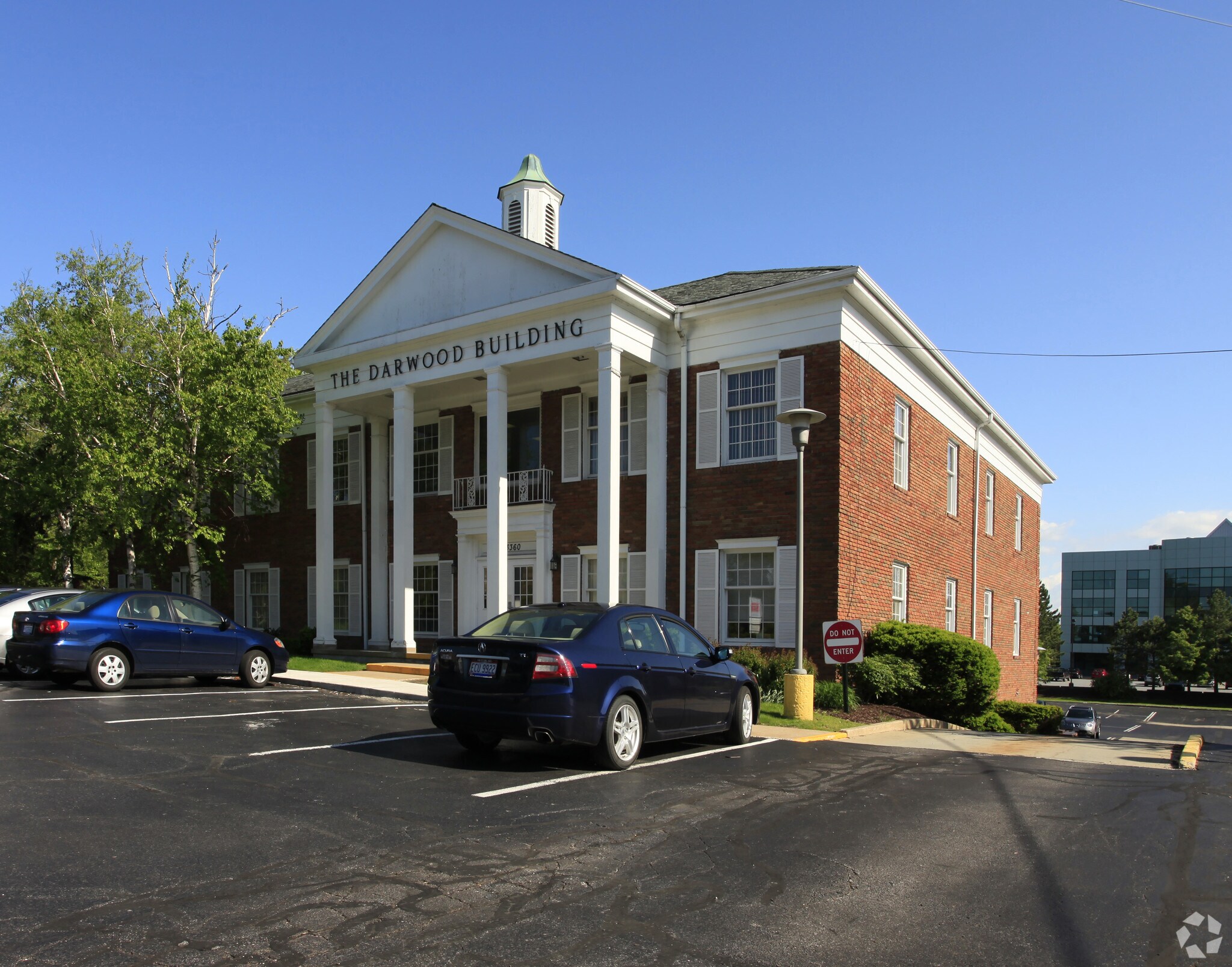 23360 Chagrin Blvd, Beachwood, OH for Rent