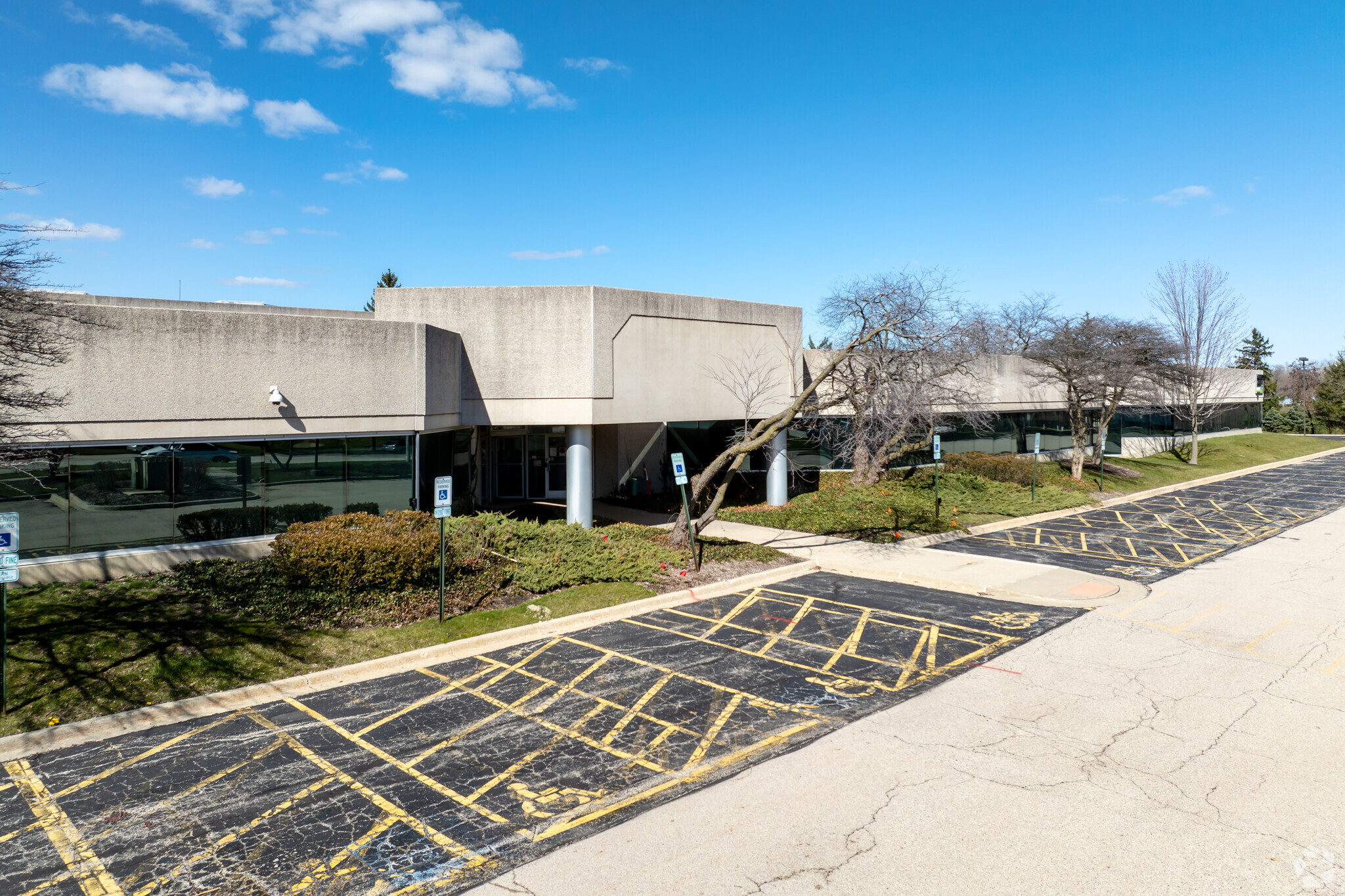 1950 Hassell Rd, Hoffman Estates, IL for Sale