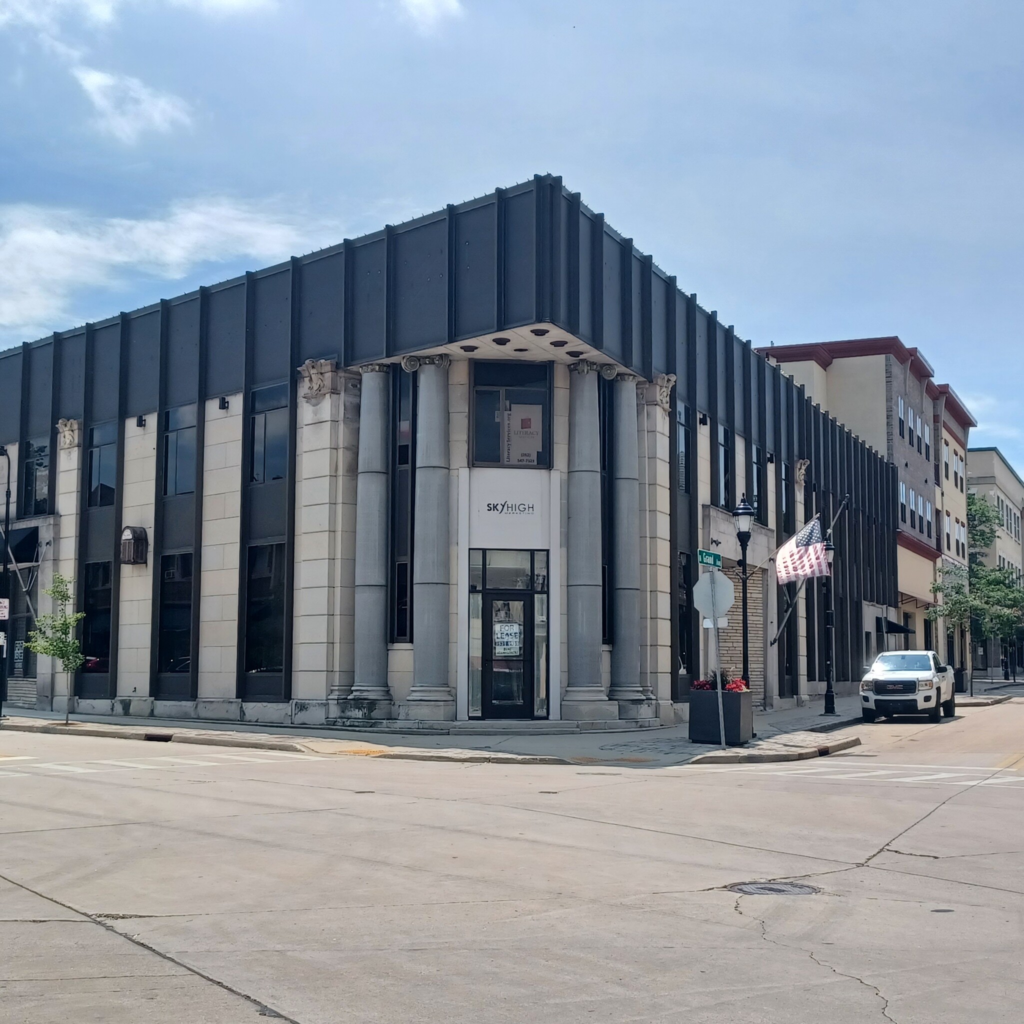 259 W Broadway, Waukesha, WI for Rent