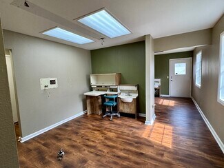 Cuero, TX Medical - 611 N Esplanade St