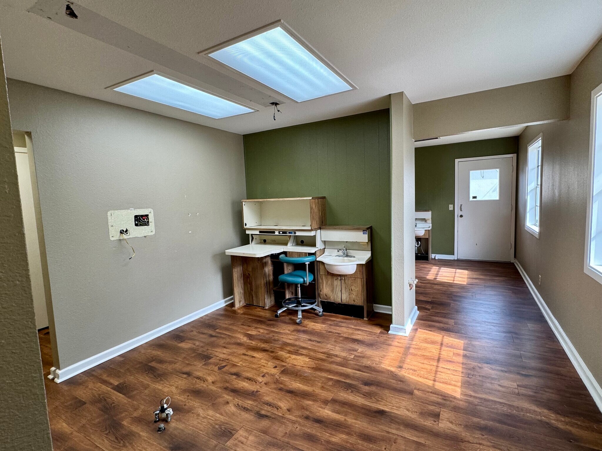 611 N Esplanade St, Cuero, TX for Sale