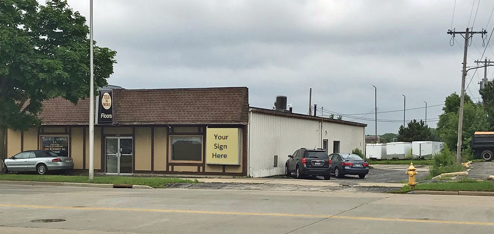 328 W Sunset Dr, Waukesha, WI for Sale