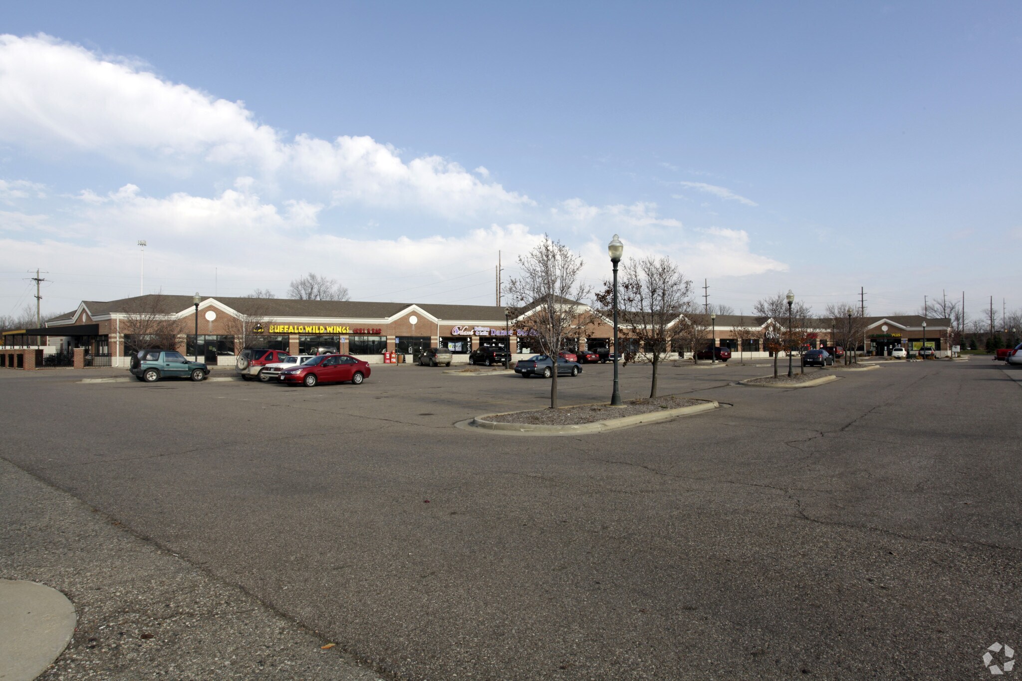3110-3190 W Silver Lake Rd, Fenton, MI for Rent