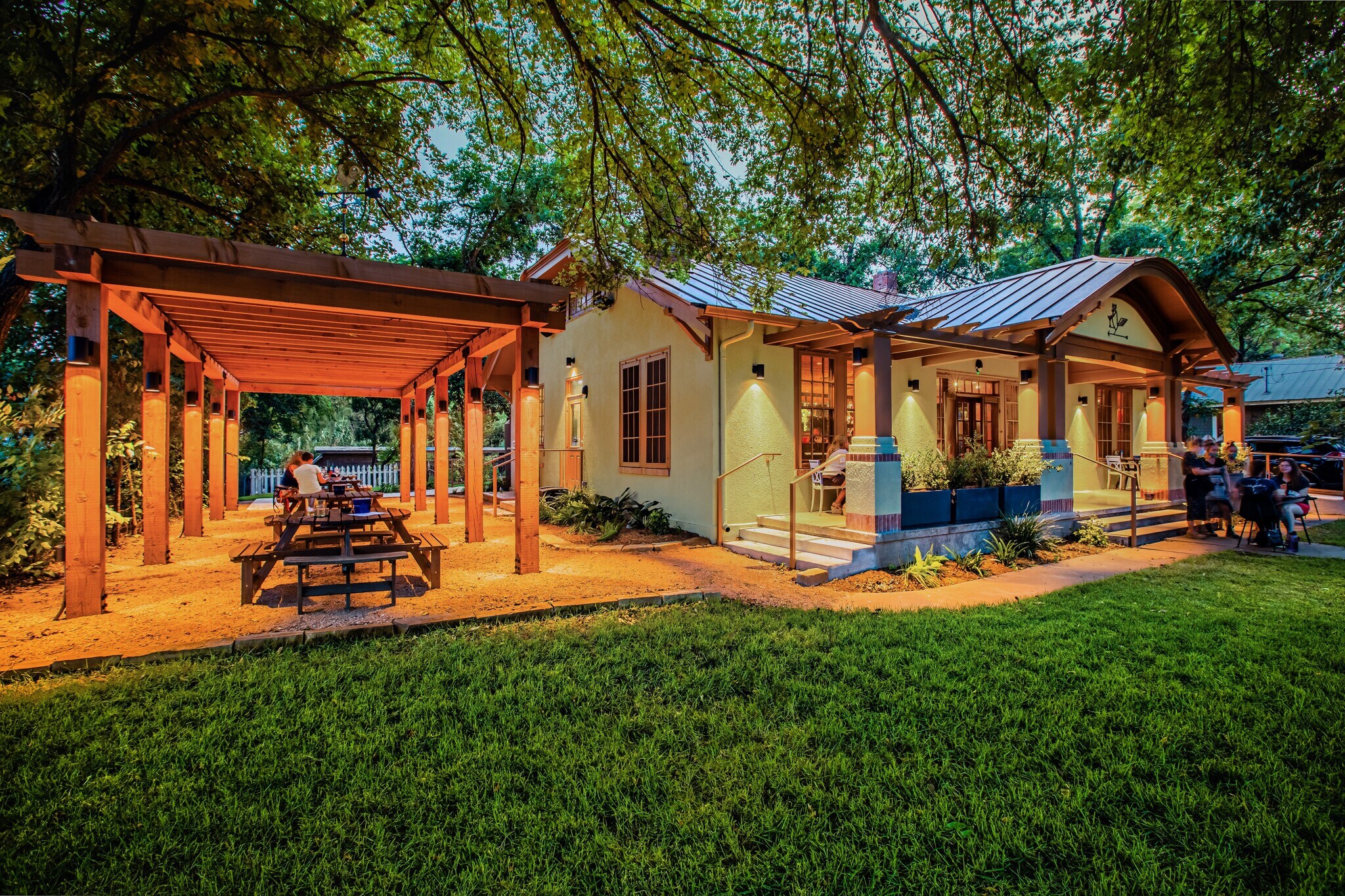 313 E San Antonio St, Fredericksburg, TX for Sale