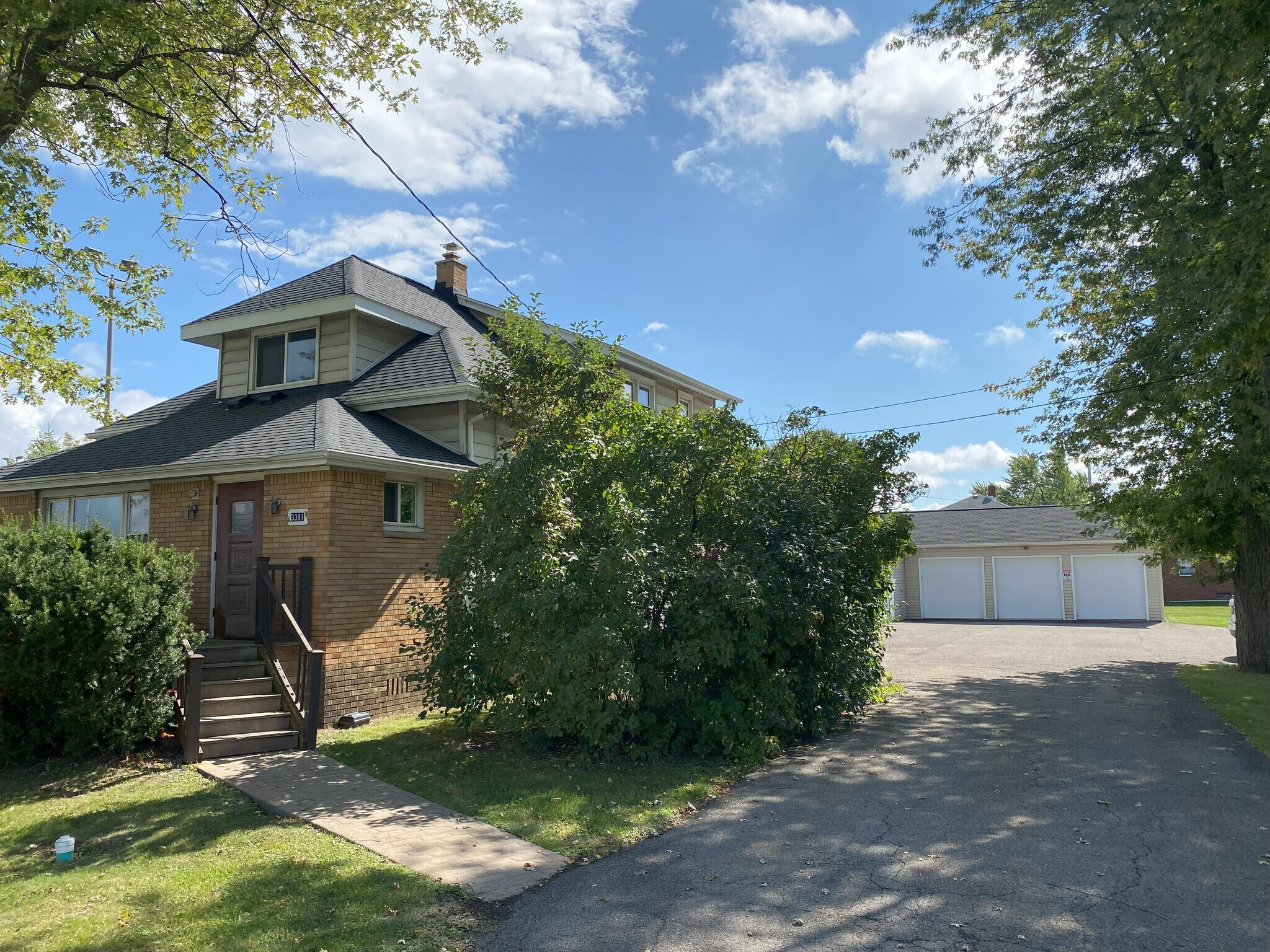 3381 Genesee St, Cheektowaga, NY for Sale