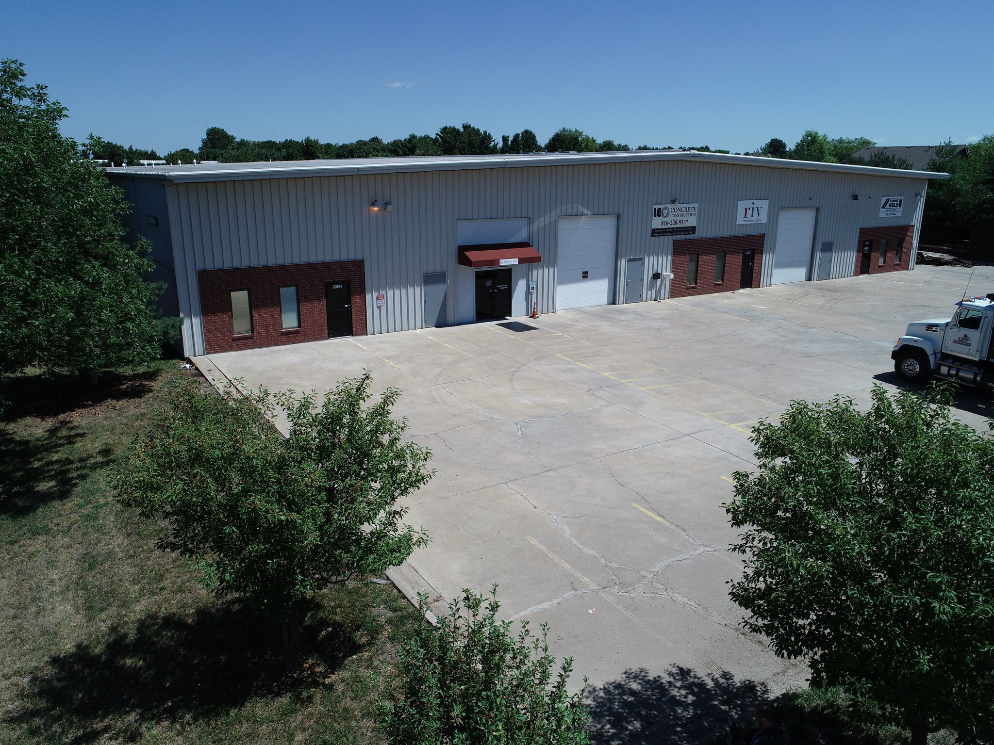 1221 SE Broadway Dr, Lee's Summit, MO for Rent