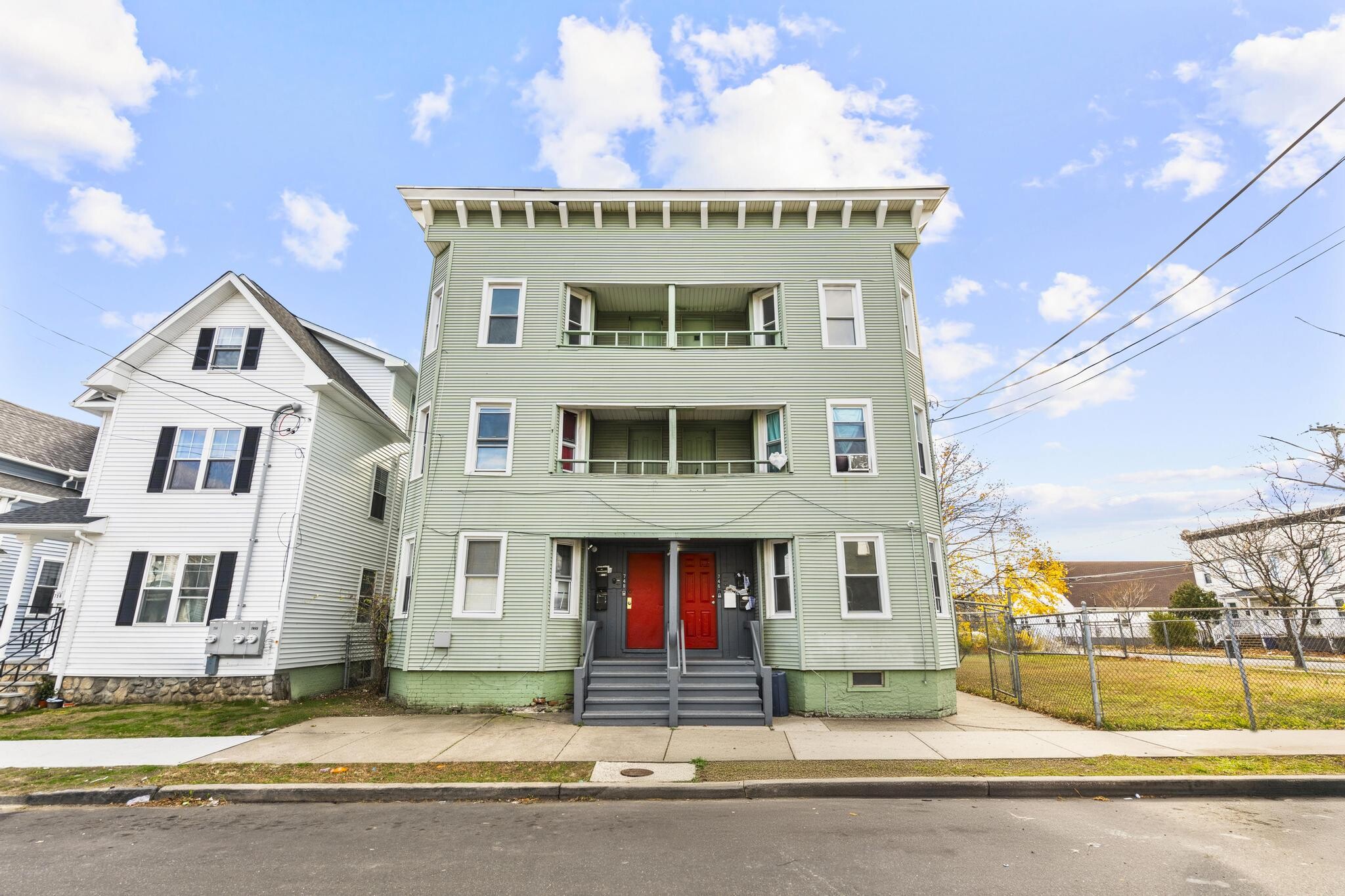 746 Maple St, Bridgeport, CT for Sale