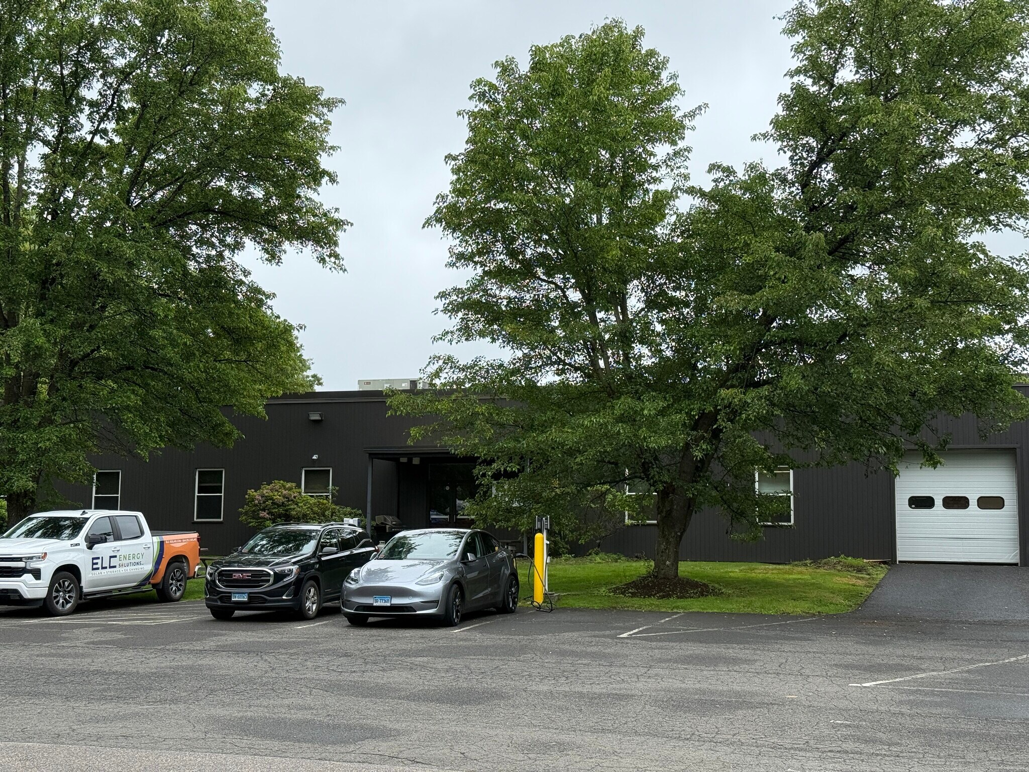 31 Pecks Ln, Newtown, CT for Rent