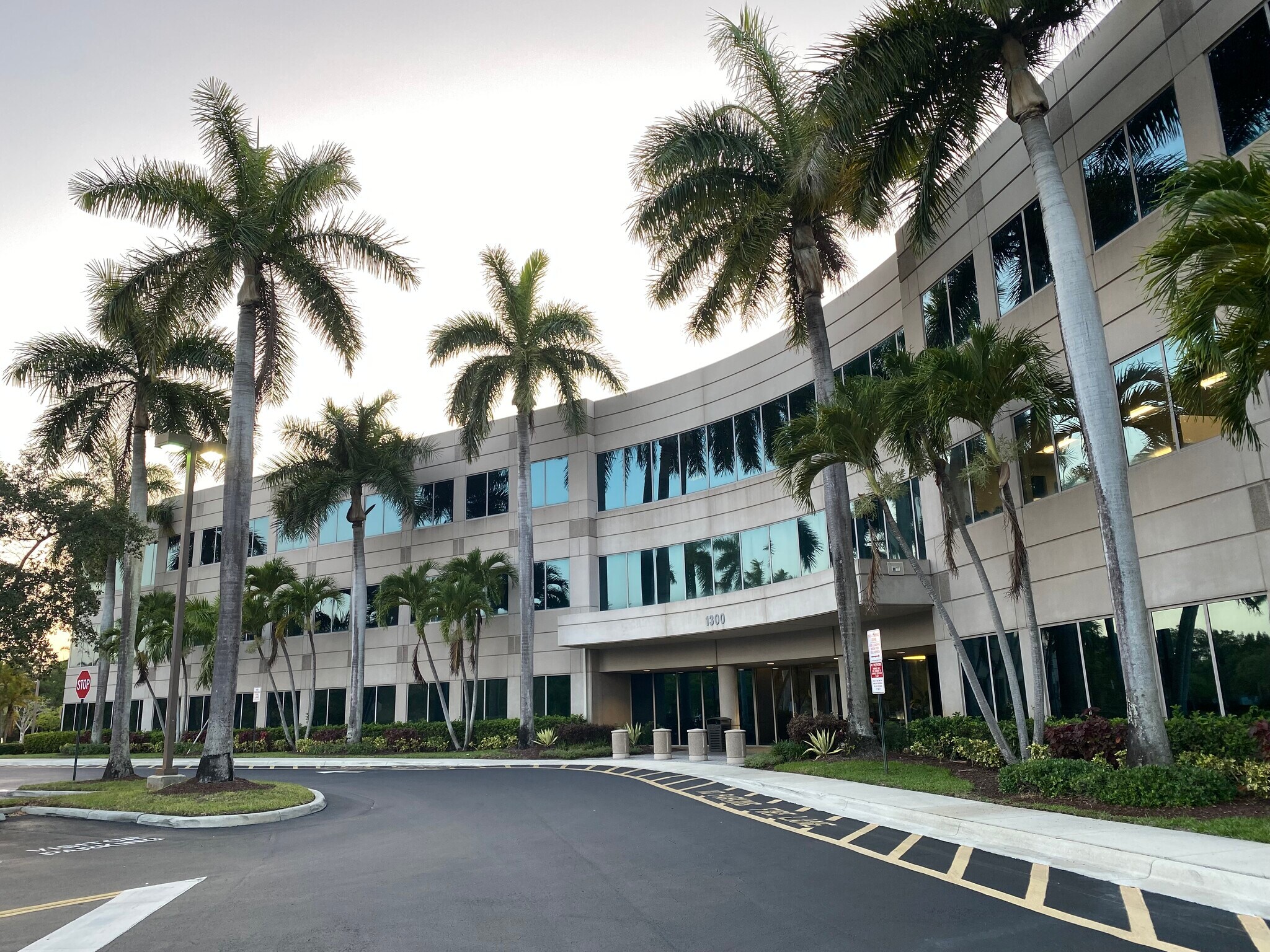 1300 Sawgrass Corporate Pky, Sunrise, FL for Rent
