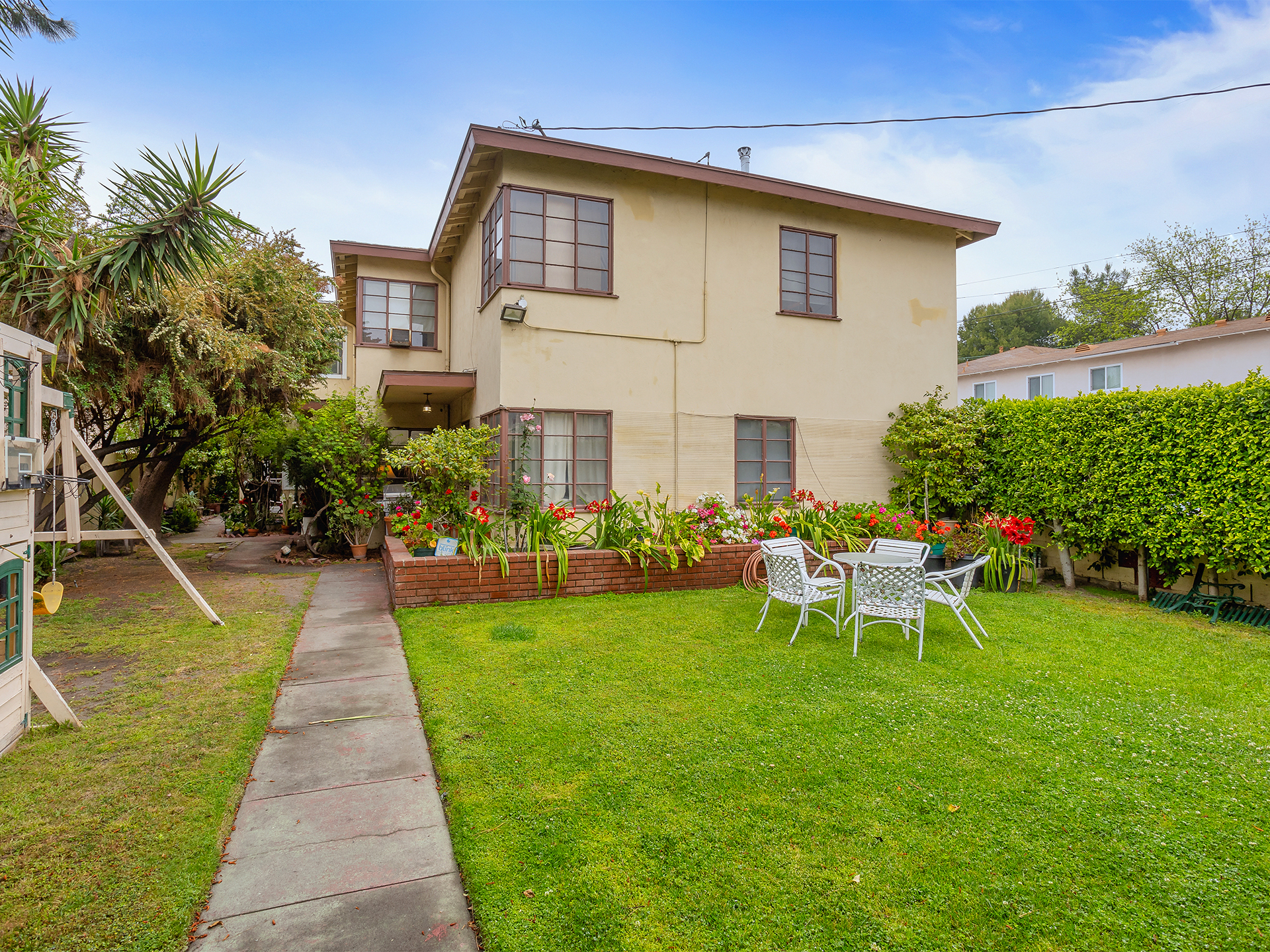 5337 Bellingham Ave, Valley Village, CA for Sale