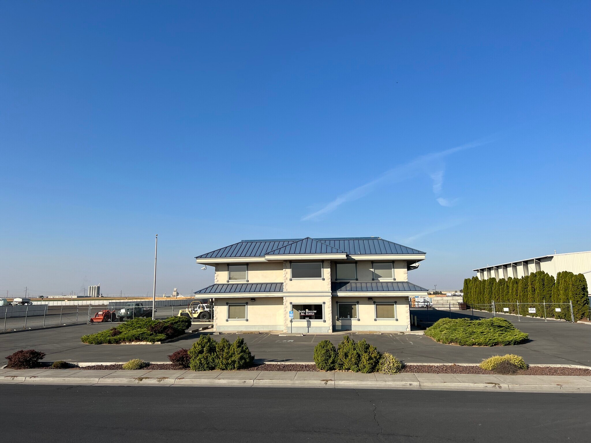 2430 Kelli Blvd Hermiston, OR 97838 Flex Property for Sale on