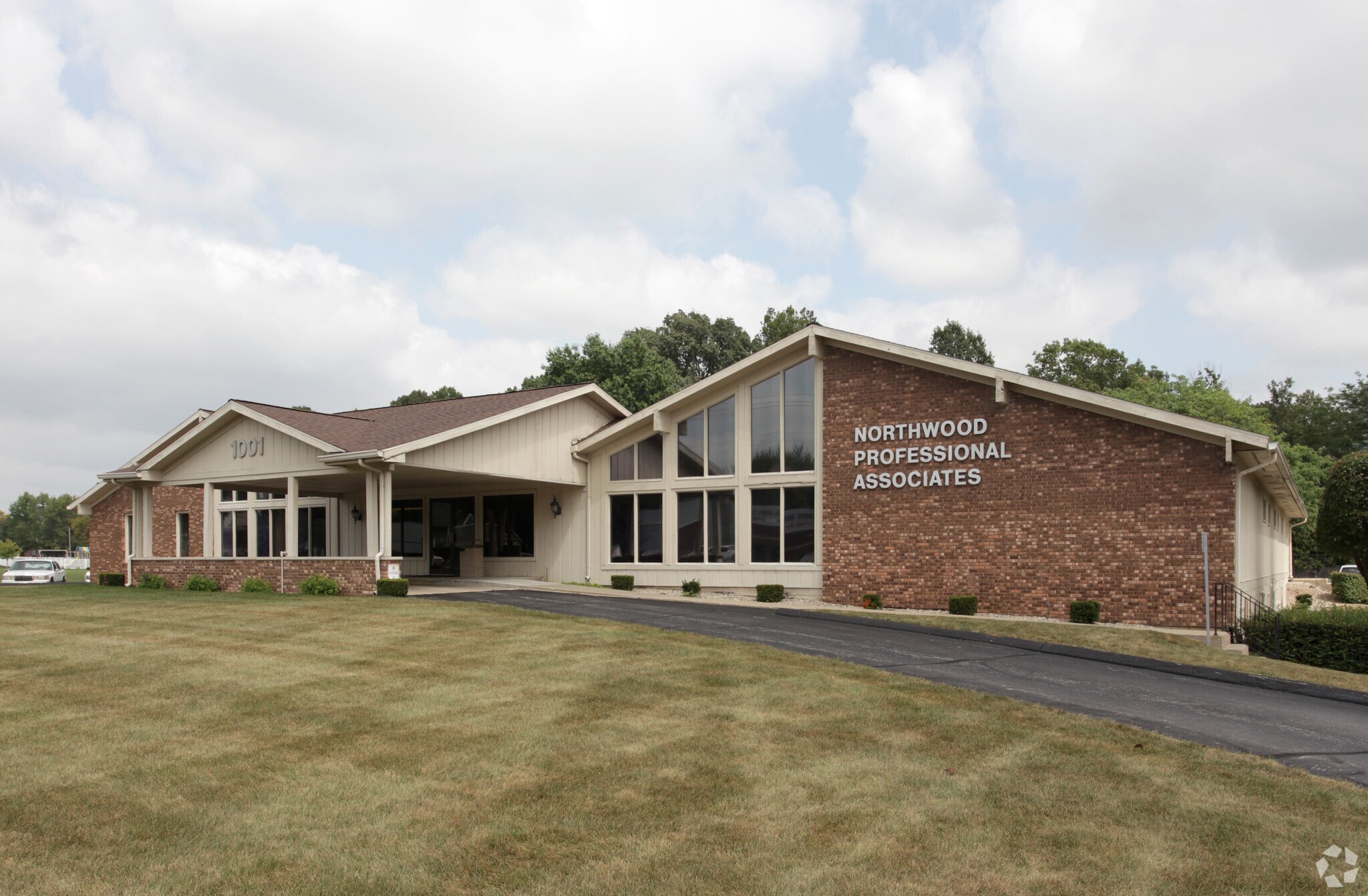 1001 N Main St Nappanee, IN 46550 Office Property for Lease on