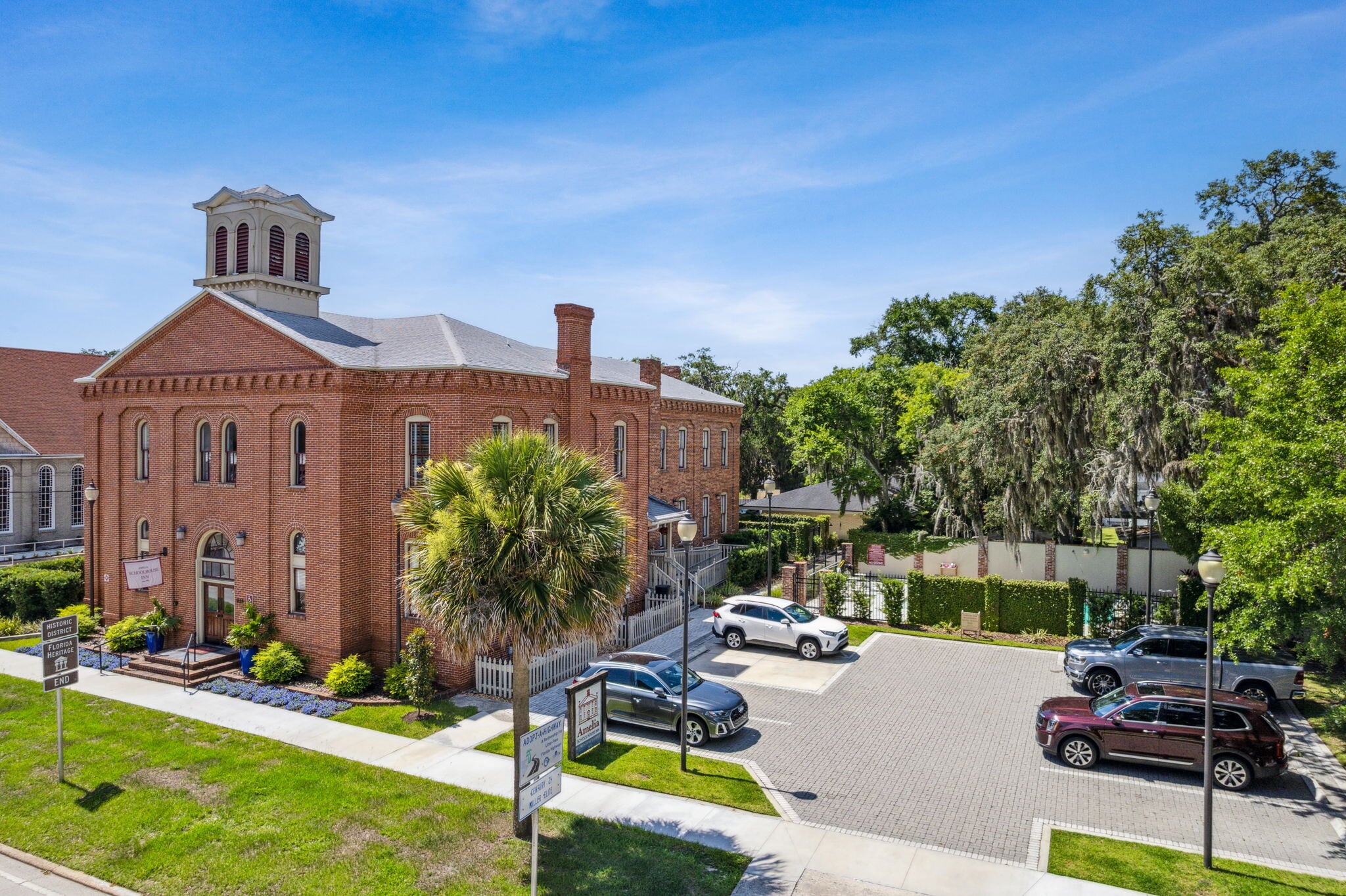 914 Atlantic Ave, Fernandina Beach, FL for Sale