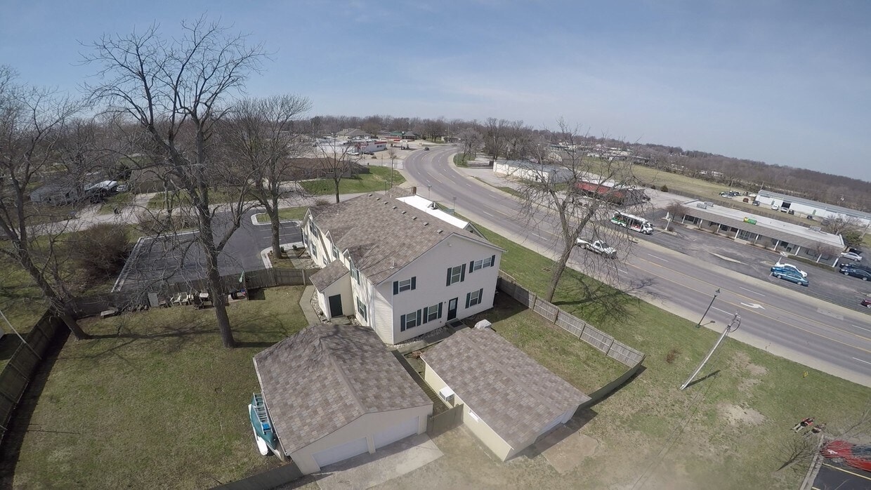 103 S Jefferson St, Raymore, MO for Sale