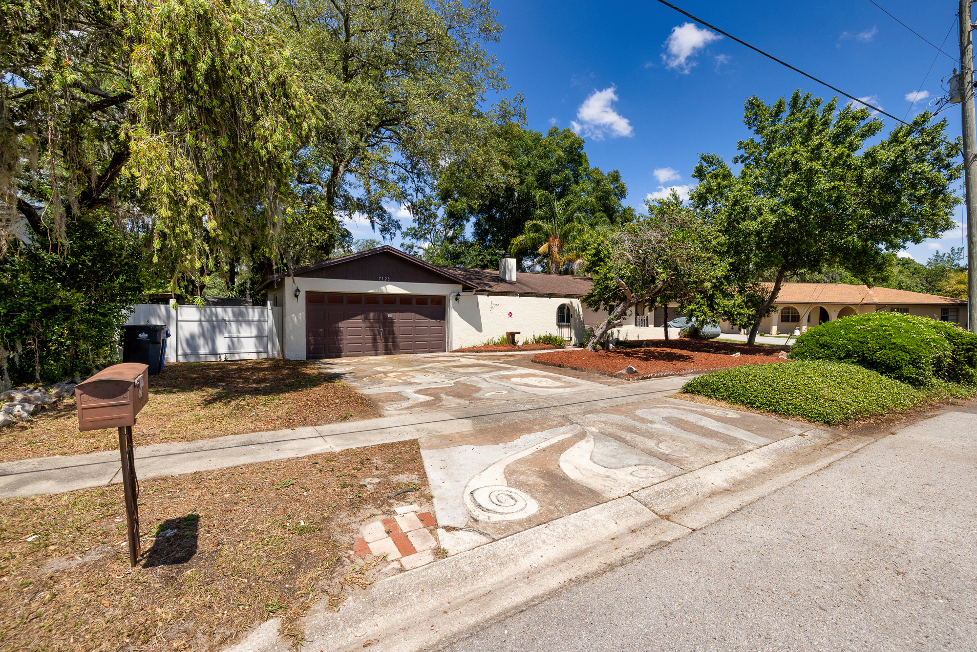 7128 Wrenwood Cir, Tampa, FL for Sale